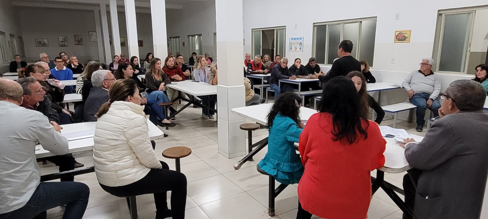 Imagem 2 da notícia: Presidente da Câmara participa de reunião com moradores do Fátima I