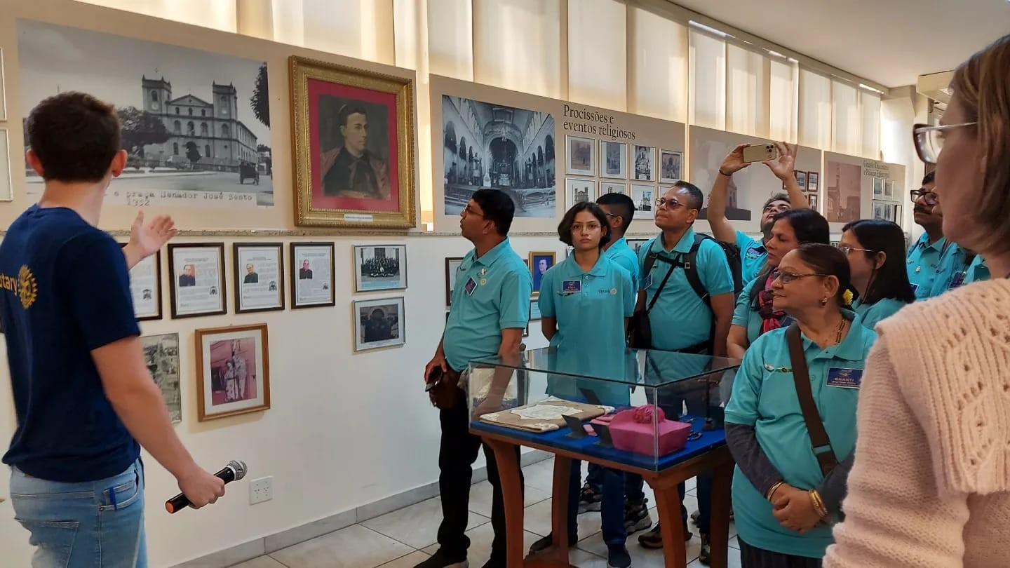 Imagem 1 da notícia: Comitiva de indianos conhece acervo histórico do Museu de Pouso Alegre