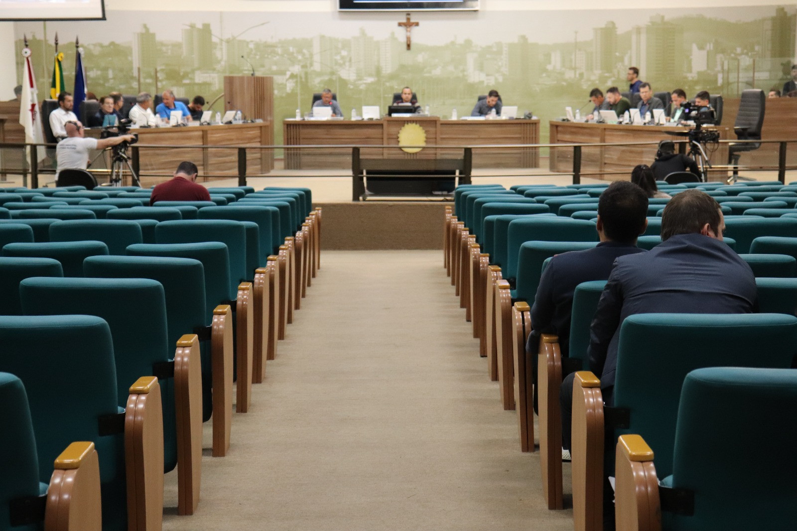 Imagem 1 da notícia: Vereadores aprovam matéria que viabiliza início dos trabalhos para a restauração do “Casarão dos Junqueiras”