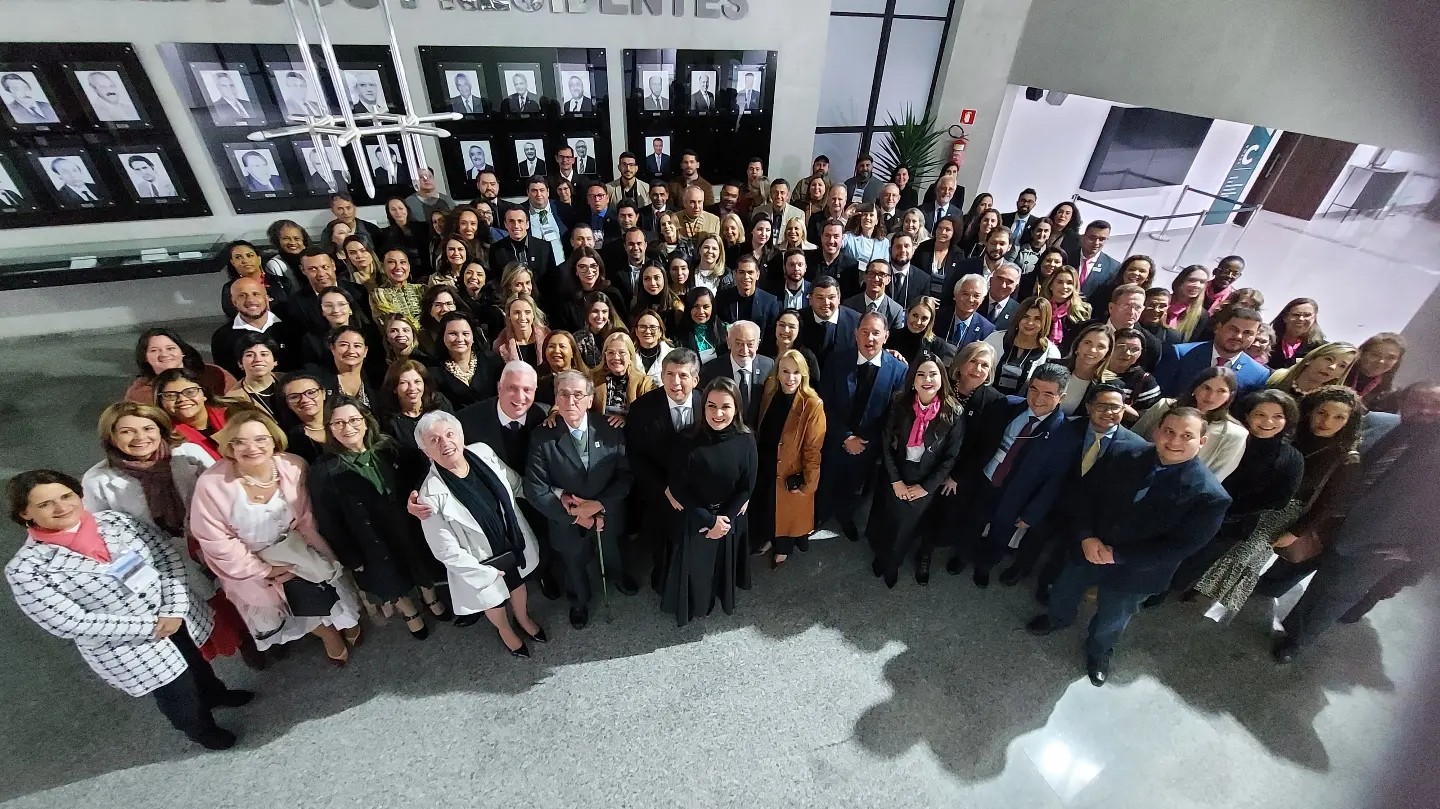 Imagem 1 da notícia: Trabalho de PA é destaque em discurso de abertura do XXXVII Encontro das Escolas do Legislativo e Contas