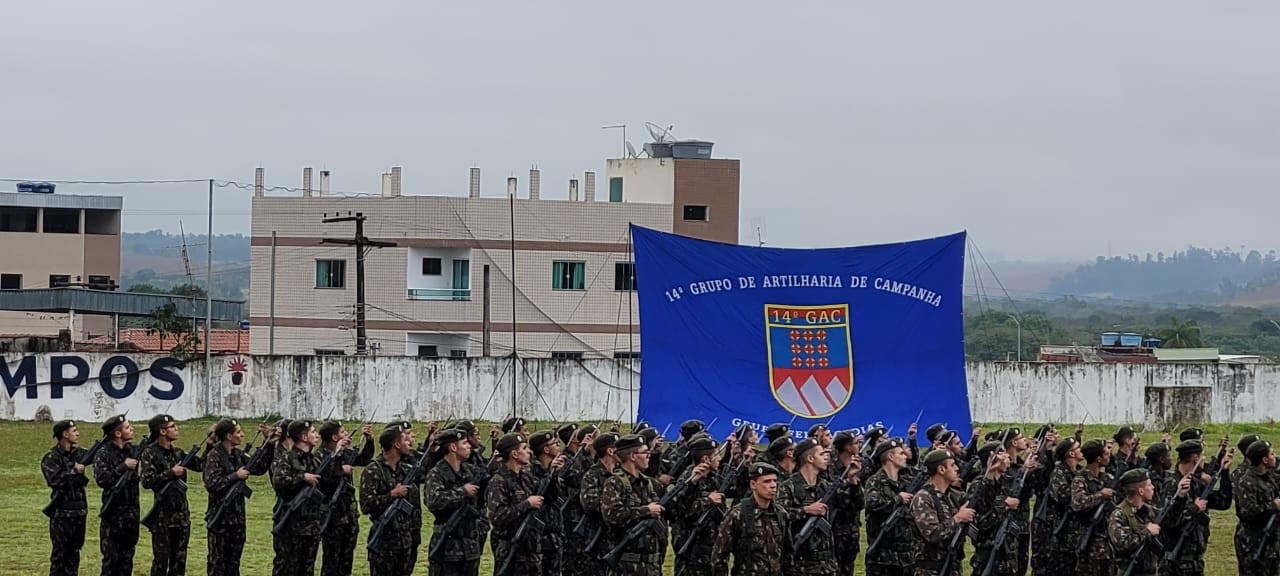 Imagem 4 da notícia: Vice-Presidente da Câmara participa de solenidade em comemoração ao Dia da Artilharia