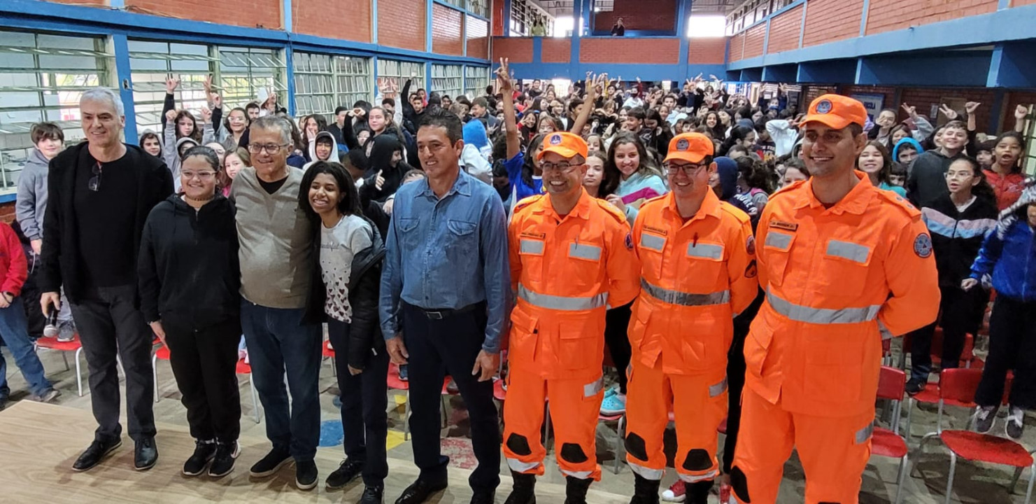 Imagem 4 da notícia: Vereador leva palestra de conscientização de combate às queimadas para estudantes de escola municipal