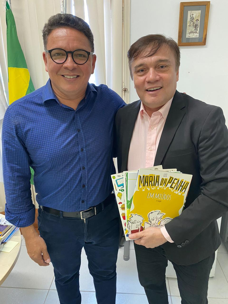 Imagem 1 da notícia: Juiz titular da 15ª Vara Criminal de Natal recebe “Coleção em Miúdos”