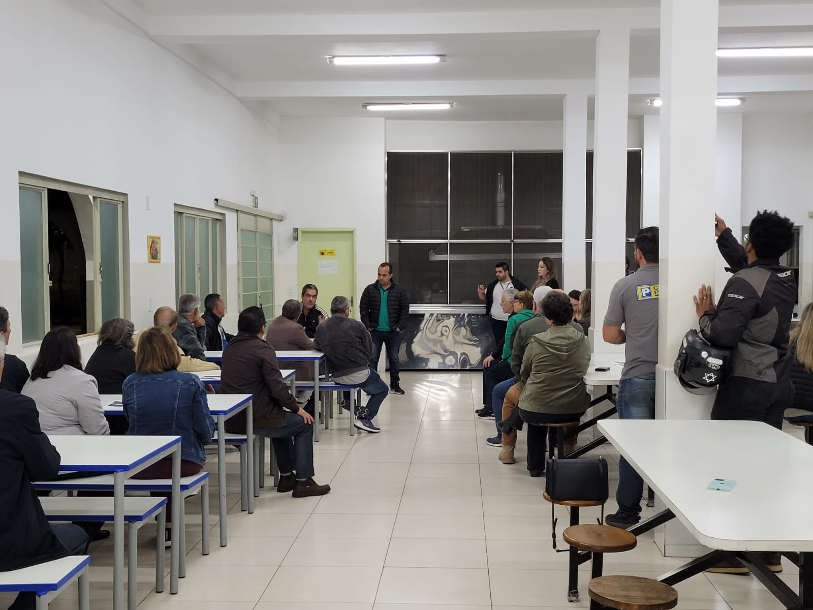 Imagem 1 da notícia: Presidente da Câmara participa de nova reunião com moradores do Fátima I, que querem alteração no Plano Diretor