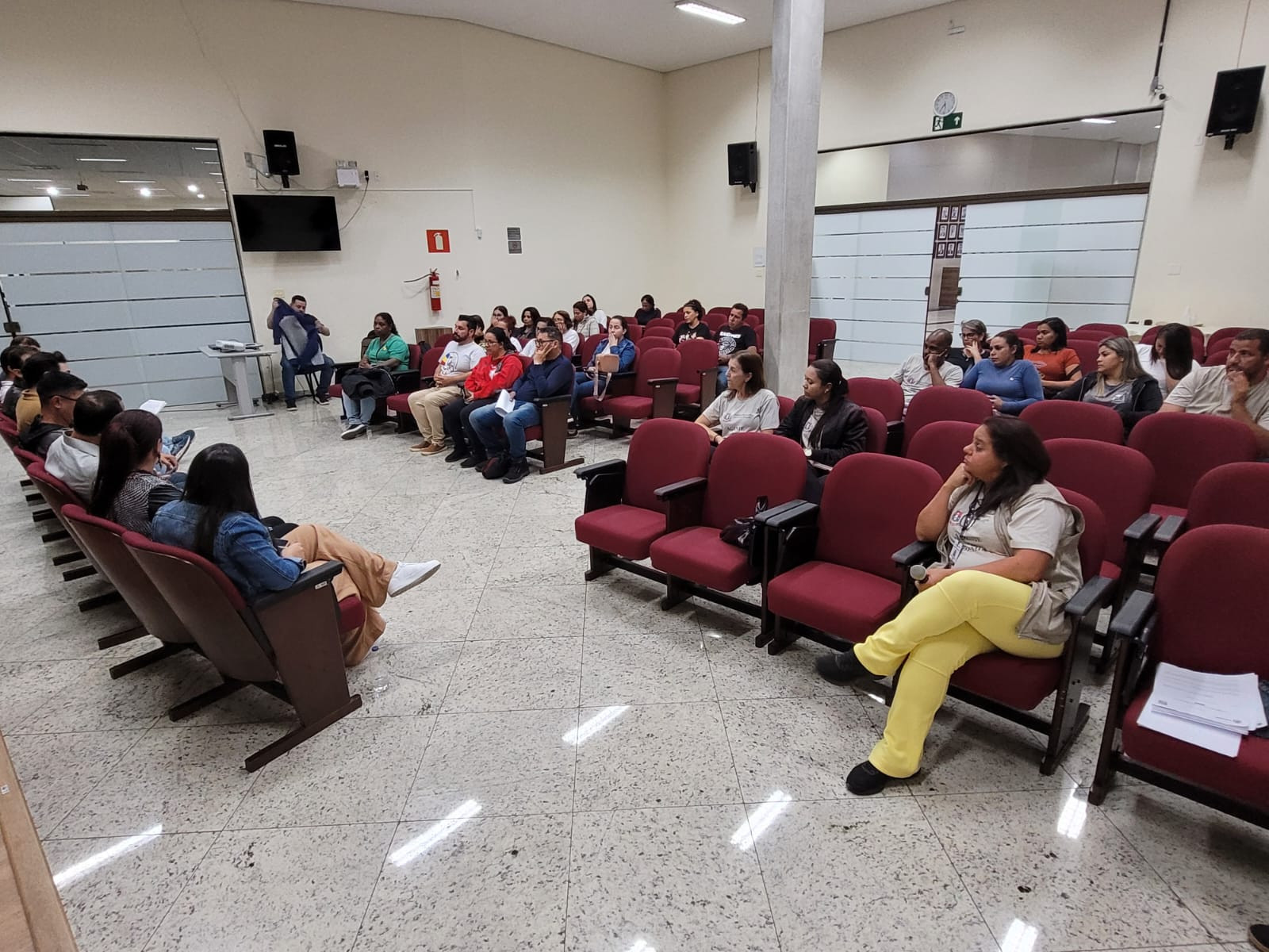 Imagem 4 da notícia: Vereadores recebem agentes de saúde na Câmara Municipal