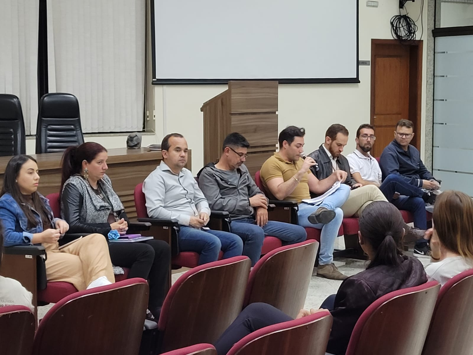 Imagem 2 da notícia: Vereadores recebem agentes de saúde na Câmara Municipal