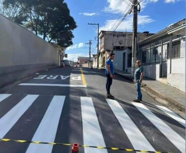 Imagem 1 da notícia: Indicação de vereador conquista revitalização da sinalização de trânsito