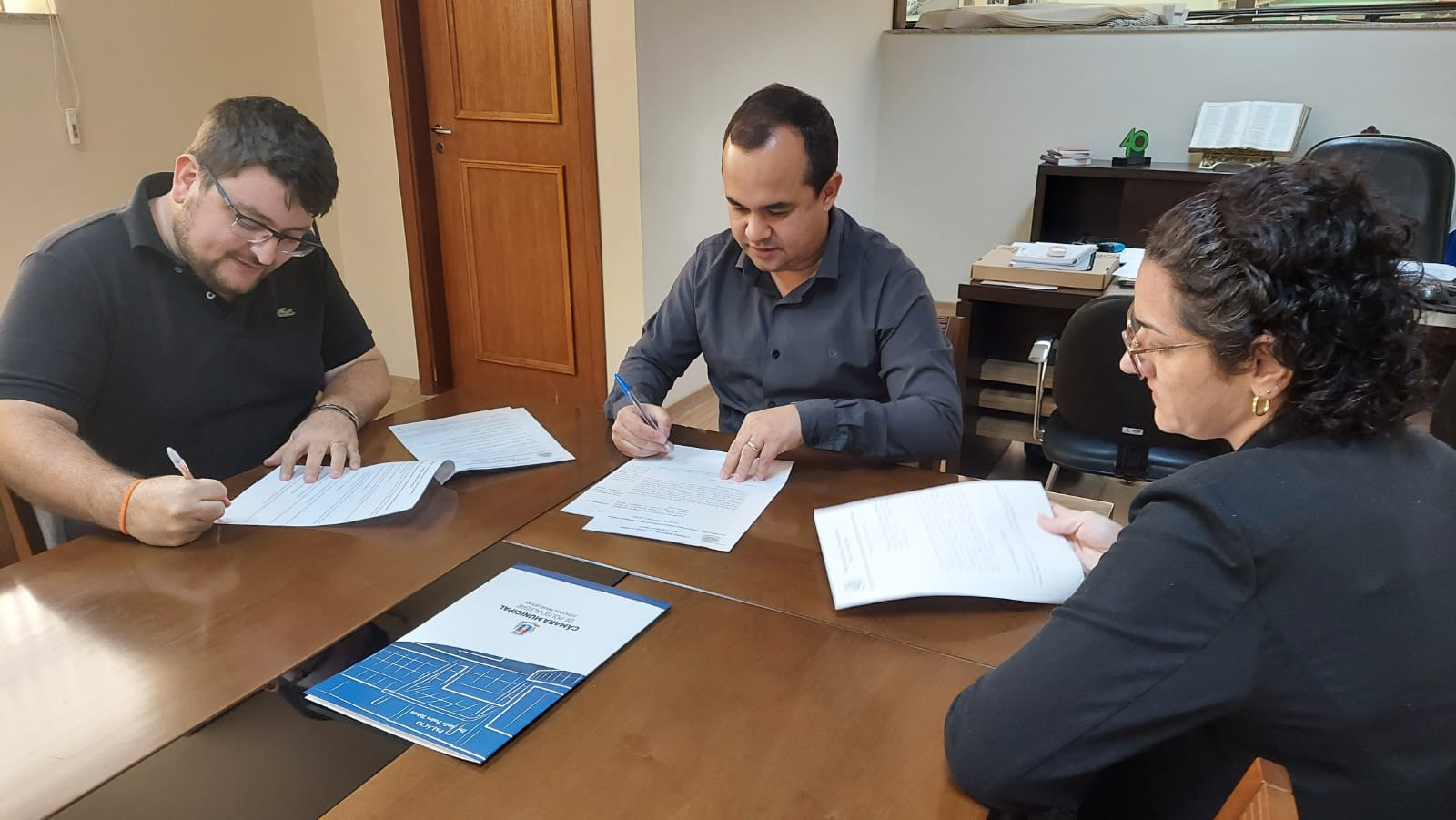 Imagem 2 da notícia: Parceria realizada pela Câmara de Vereadores vai divulgar ações de orientação de saúde idealizadas por voluntários por meio da rádio e tv Câmara