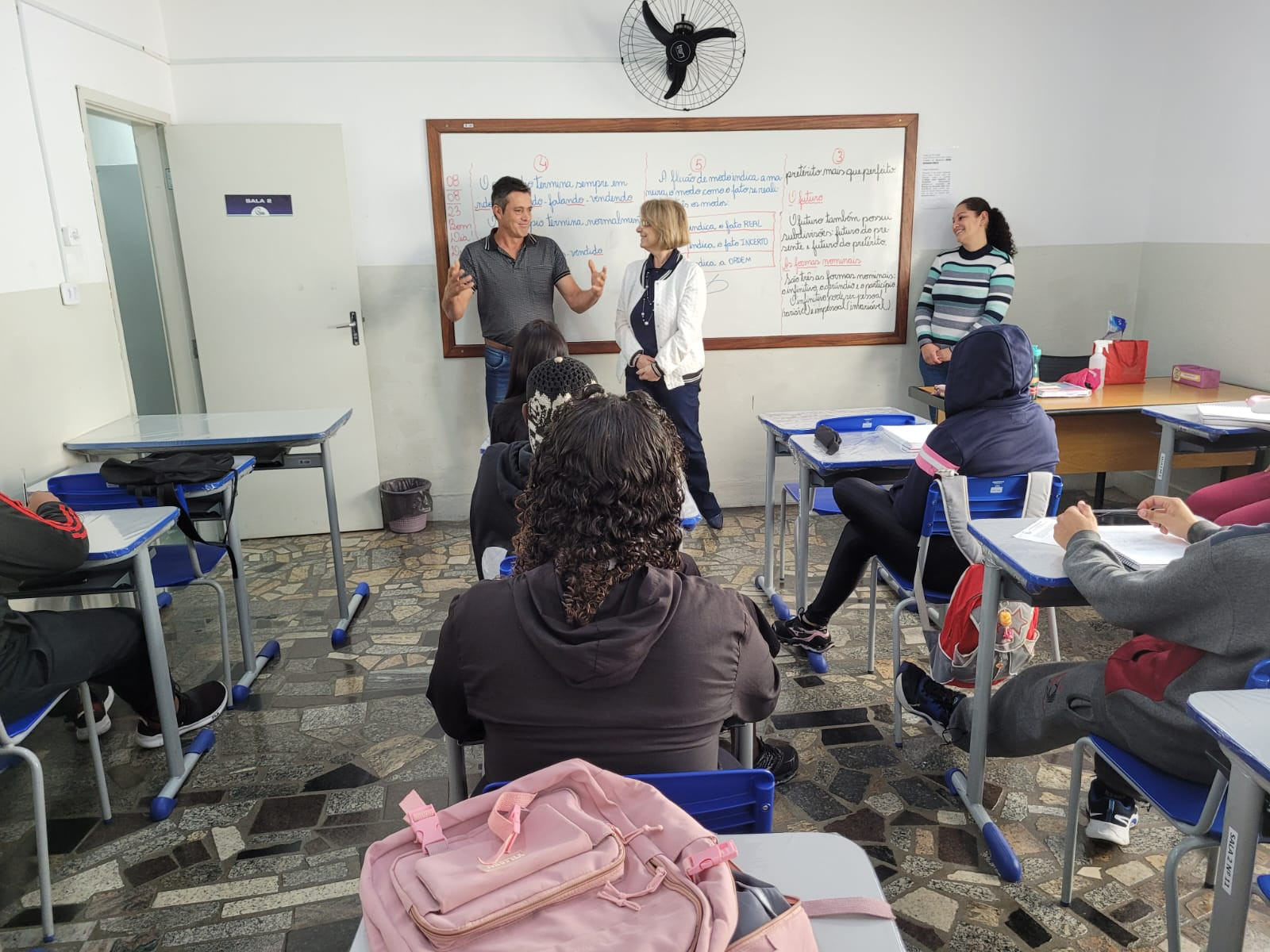 Imagem 1 da notícia: Vereador visita CMEJA - Centro Municipal de Educação de Jovens e Adultos e incentiva que jovens e adultos aproveitem a oportunidade de voltar aos bancos escolares