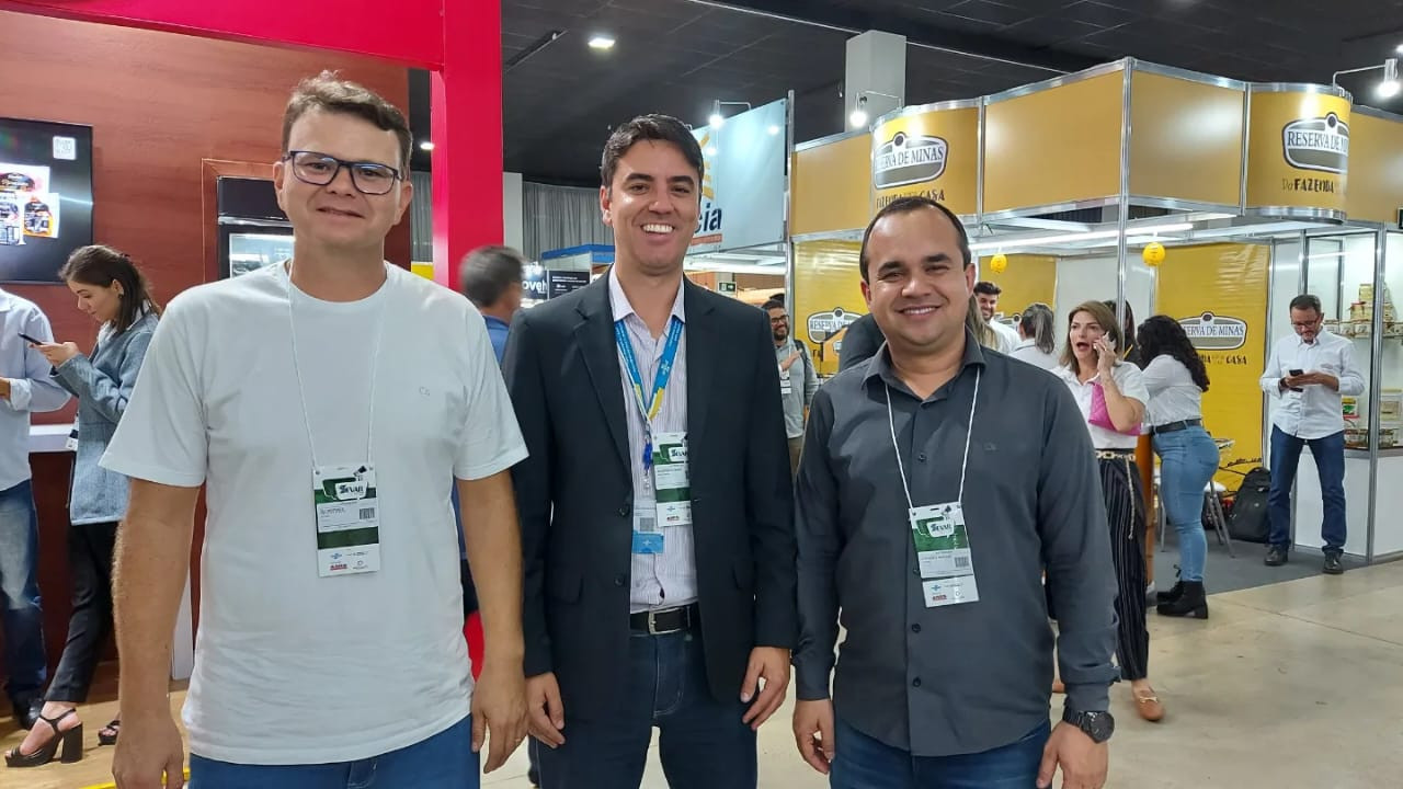 Imagem 2 da notícia: Vereadores visitam Super Encontro Varejista – SEVAR