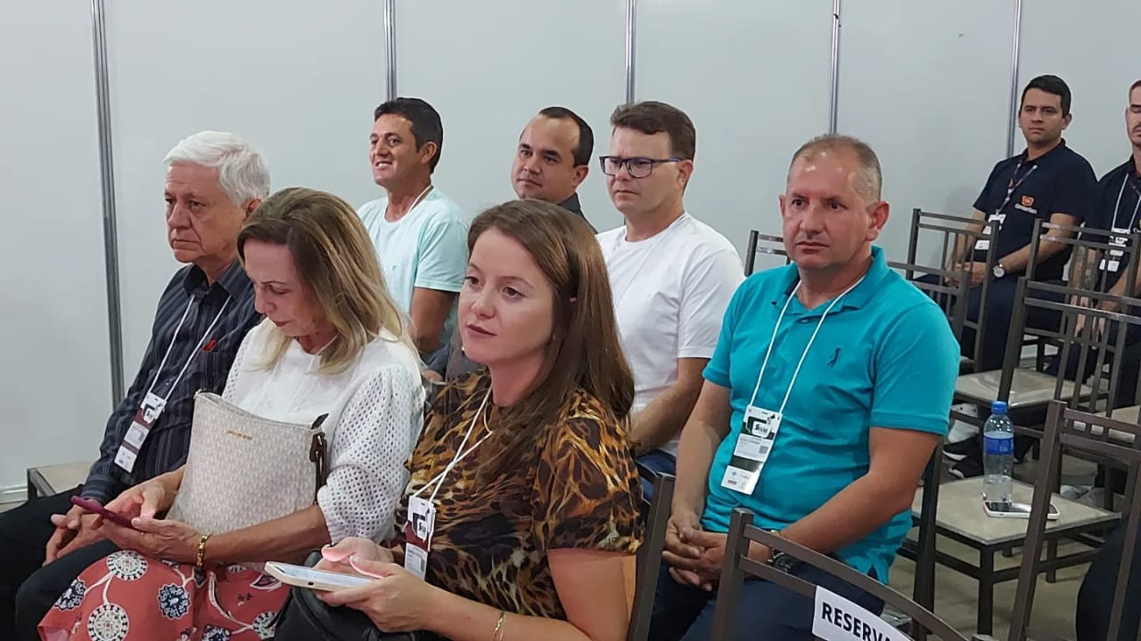 Imagem 3 da notícia: Vereadores visitam Super Encontro Varejista – SEVAR