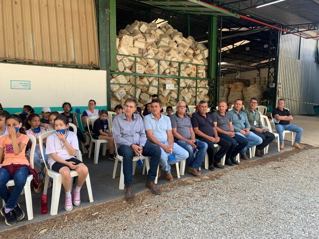 Imagem 1 da notícia: Dia Nacional do Campo Limpo: vereadores participam de evento na Central de Recebimento de Embalagens de Defensivos Agrícolas