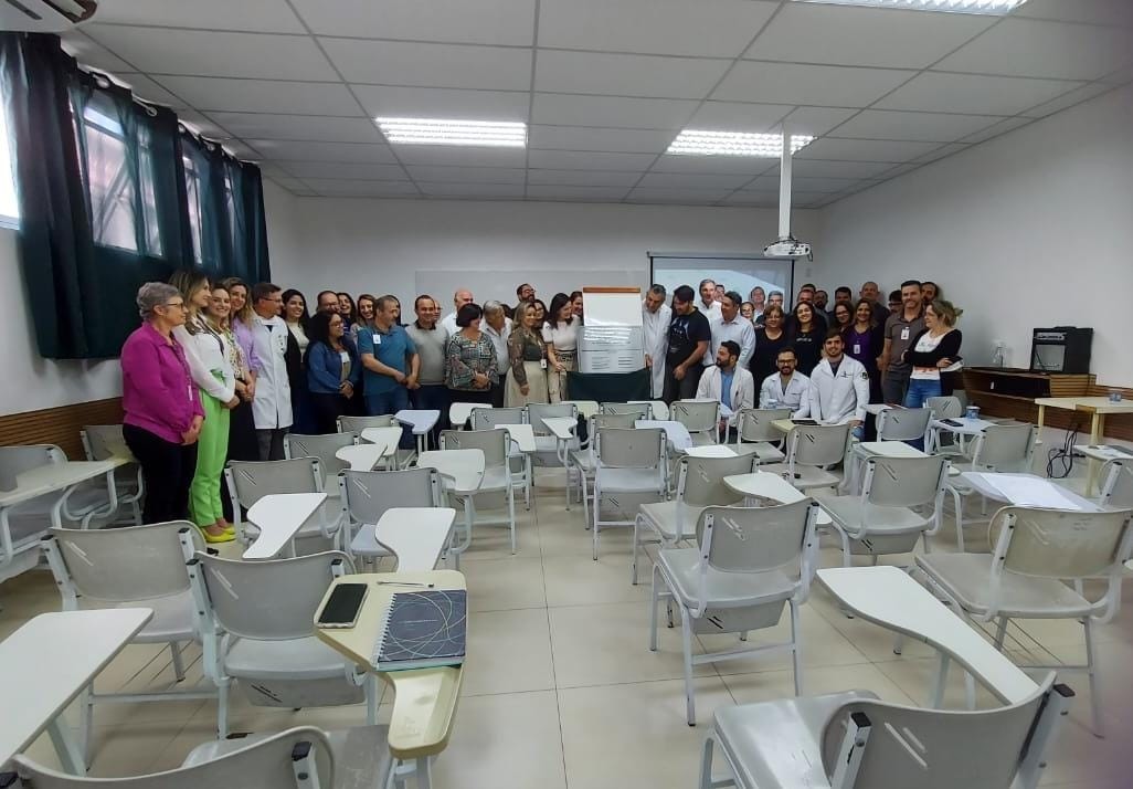 Imagem 1 da notícia: Presidente da Câmara participa de inauguração de sala cirúrgica no Samuel Libânio