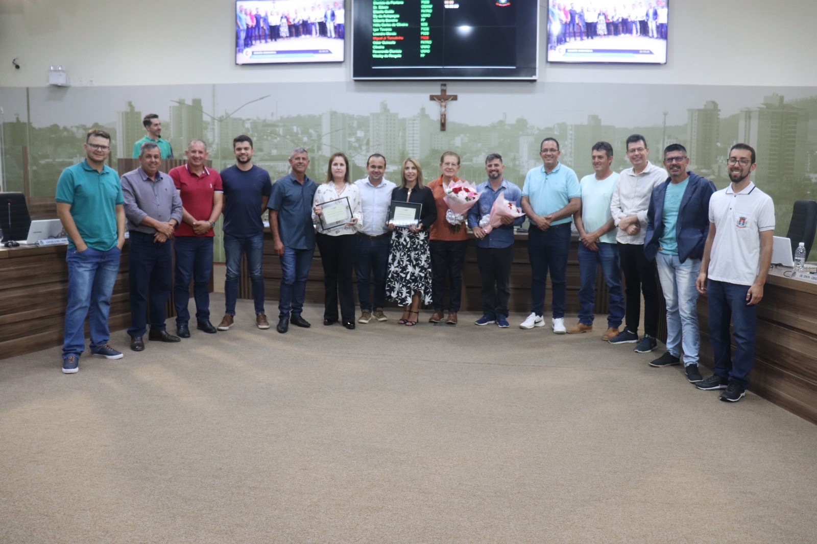 Imagem 1 da notícia: Servidoras da Câmara completam 30 anos de serviço público e são homenageadas em Sessão Ordinária