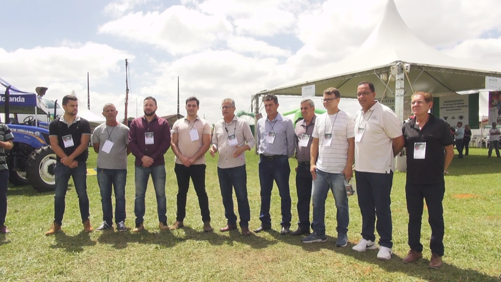Imagem 2 da notícia: Vereadores participam da cerimônia de abertura da FETEC Pantano