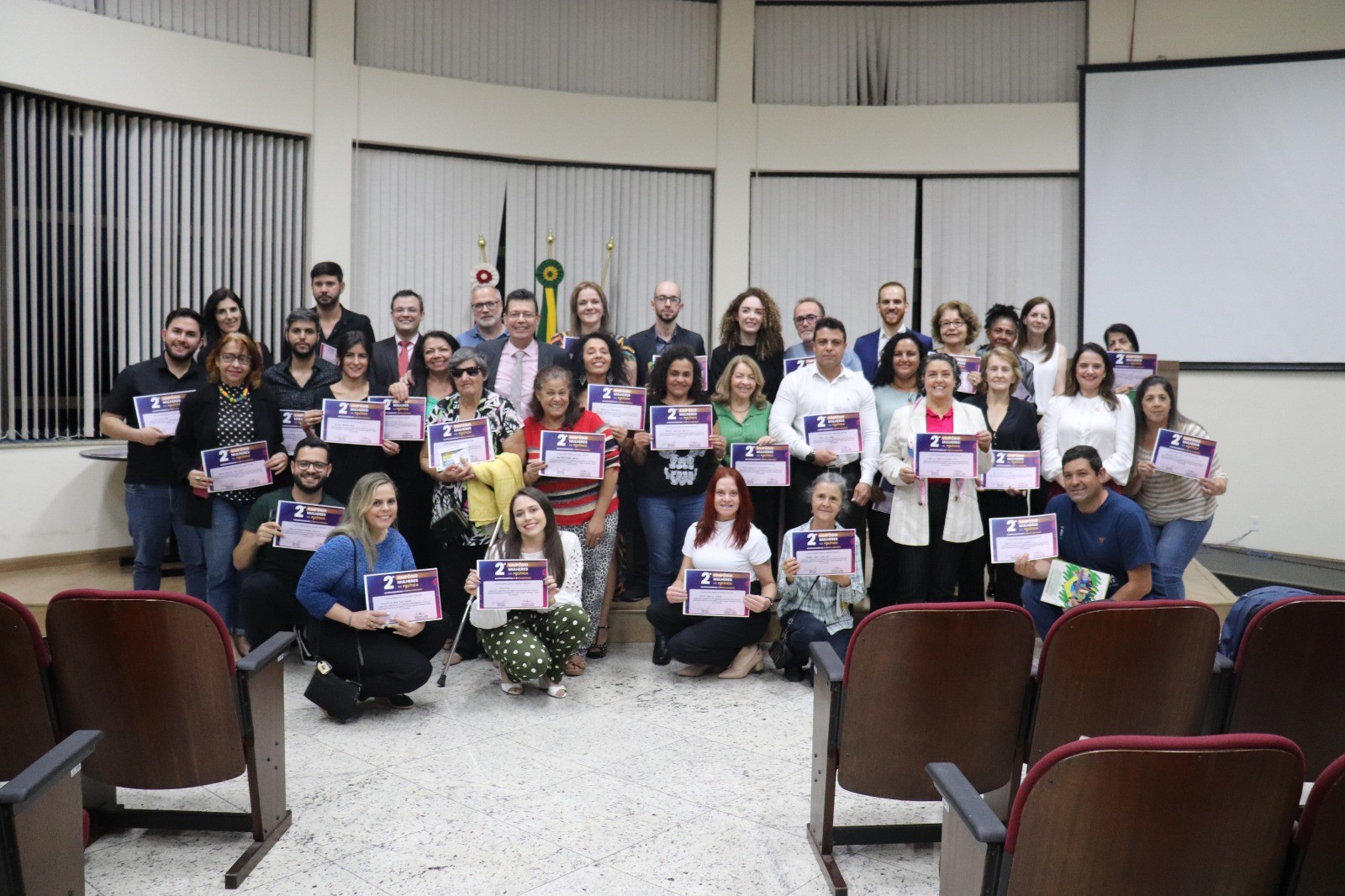 Imagem 1 da notícia: Dezenas de pessoas marcam presença no 2° Simpósio Mulheres na Política