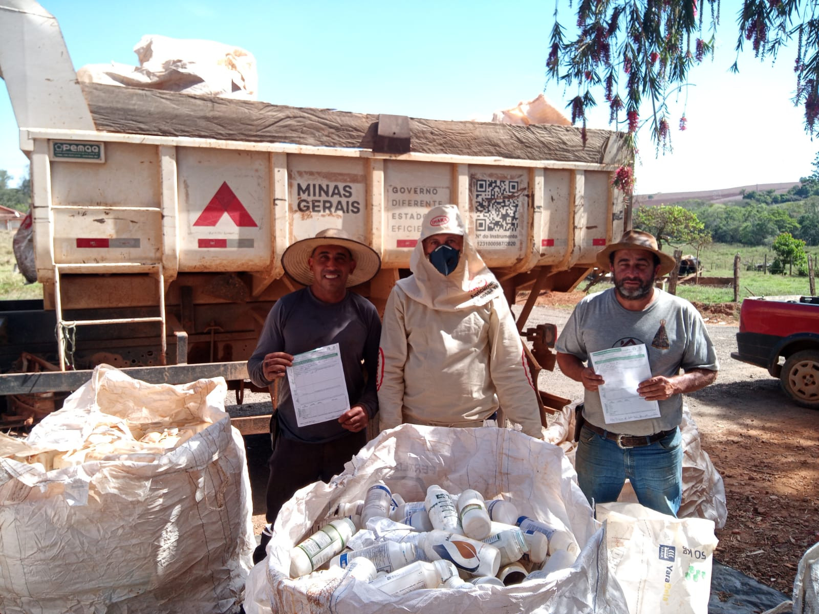 Imagem 2 da notícia: Vereador destaca que recolhimento itinerante de embalagens vazias de defensivos agrícolas continua