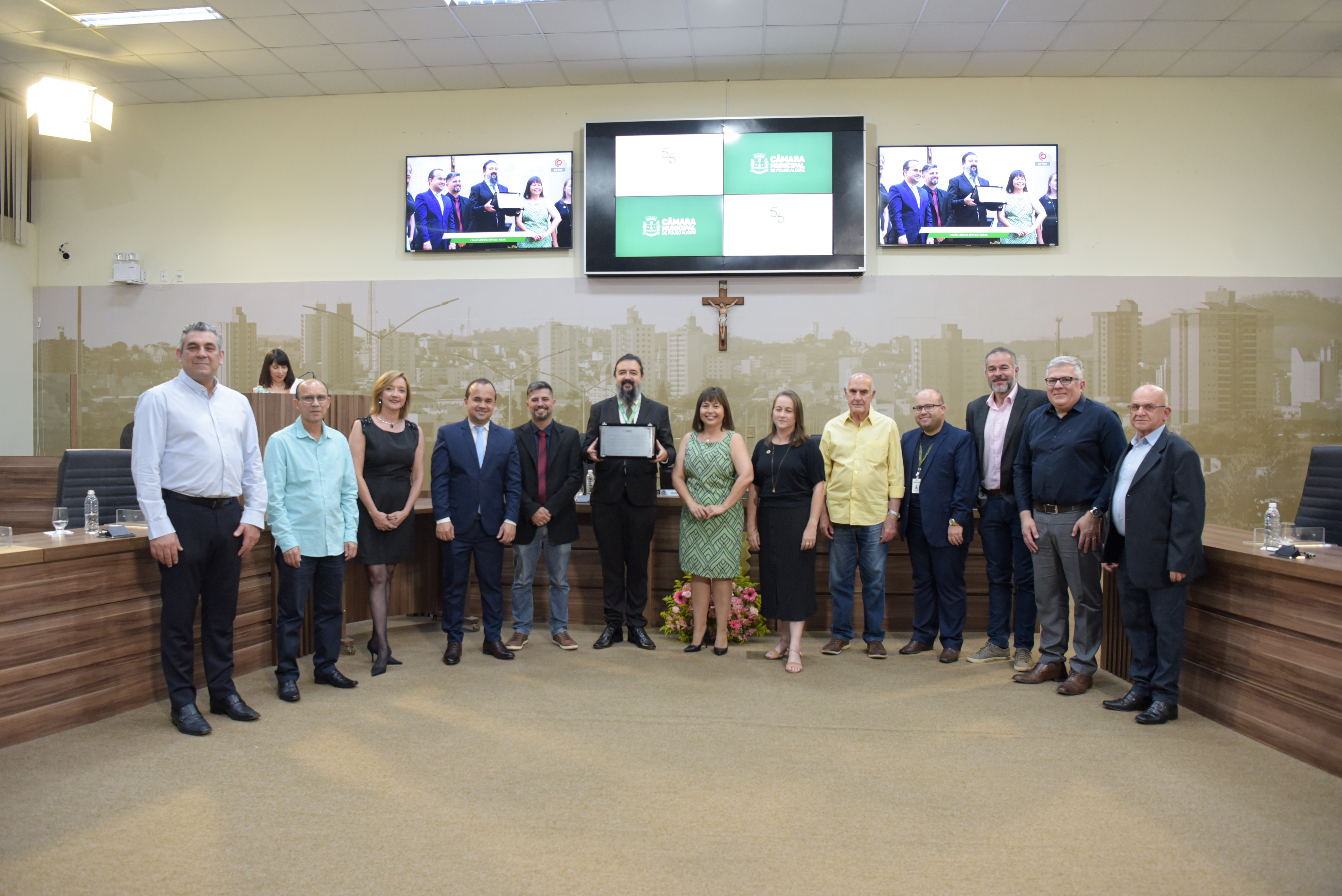 Imagem 5 da notícia: Câmara realiza Sessão Especial em homenagem aos 55 anos do Curso de Medicina e 22 anos da Univás