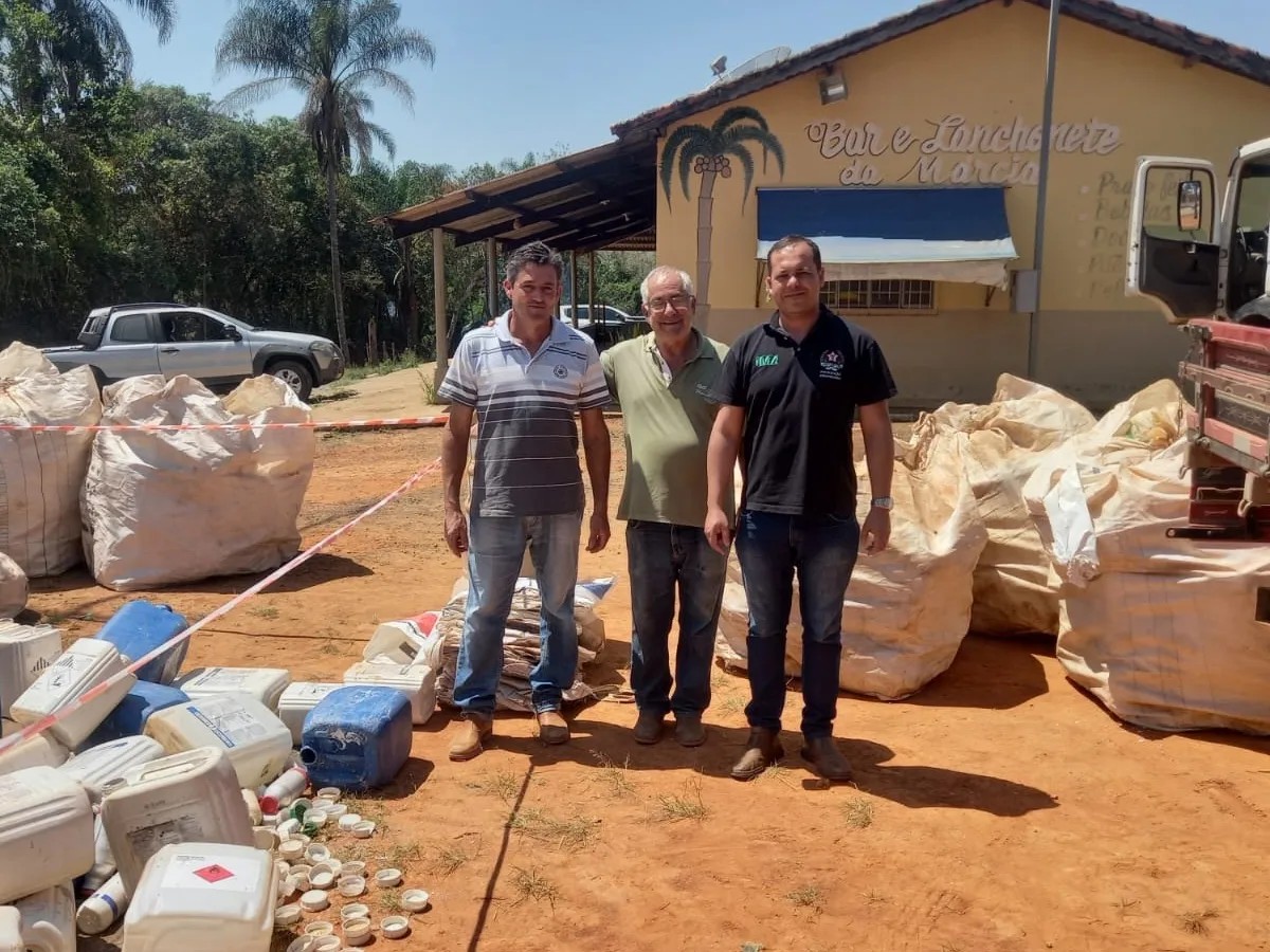 Imagem 1 da notícia: Produtores da região do Anhumas devolvem mais de um caminhão em embalagens de defensivos agrícolas