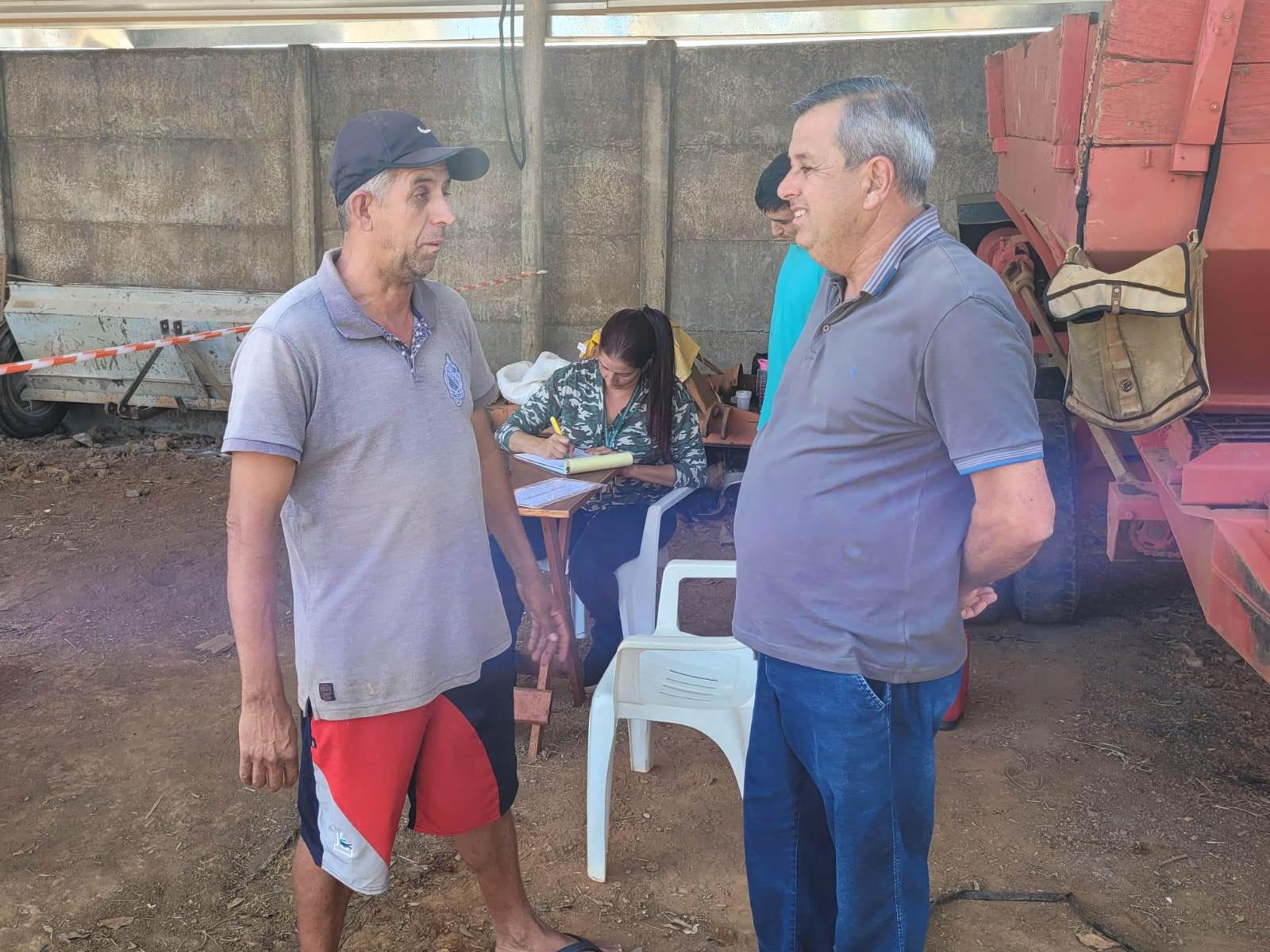 Imagem 5 da notícia: Vereador acompanha coleta itinerante de embalagens vazias de defensivos no Pantano