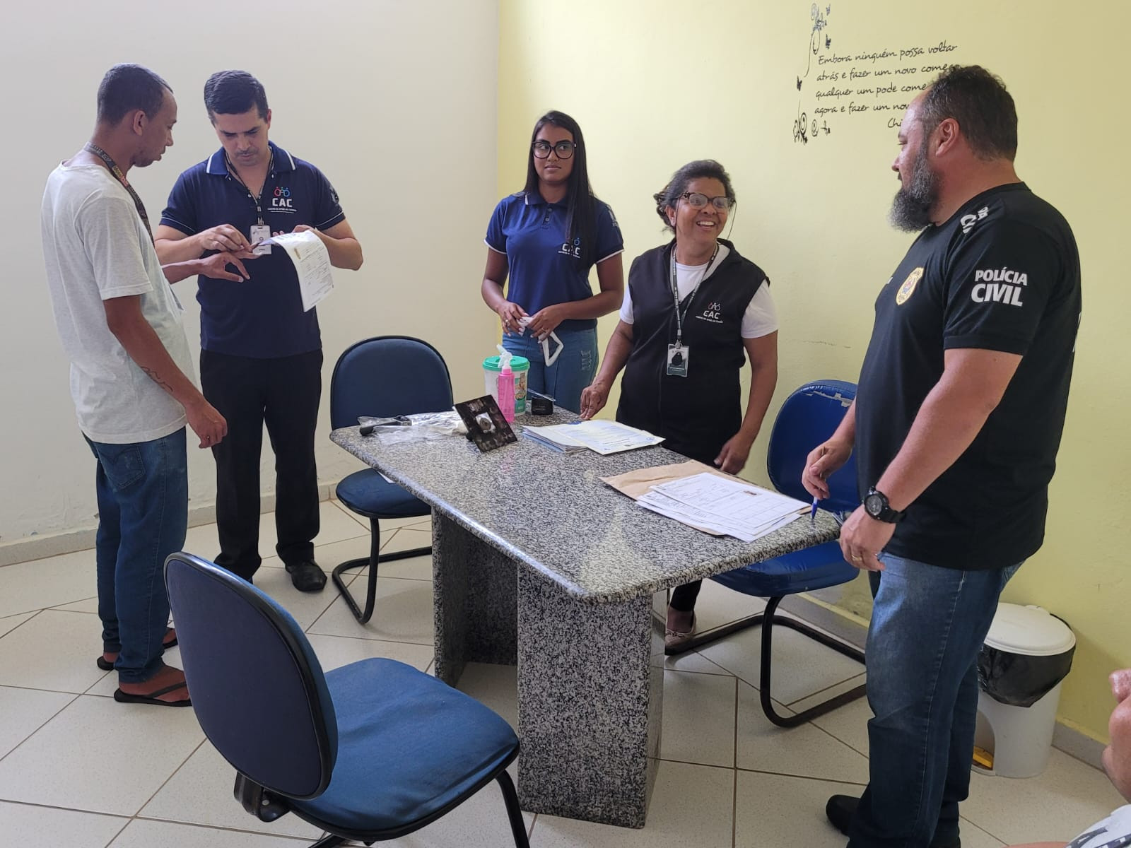 Imagem 1 da notícia: CAC e Polícia Civil realizam emissão de documentos para recuperandos da APAC de Pouso Alegre