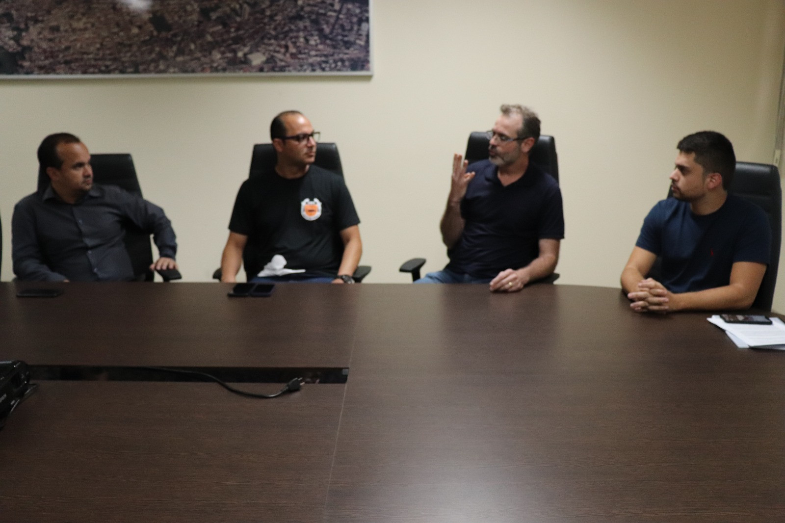 Imagem 1 da notícia: Reunião analisa PL que dispõe sobre a atividade de entidades e clubes de tiro desportivo em Pouso Alegre