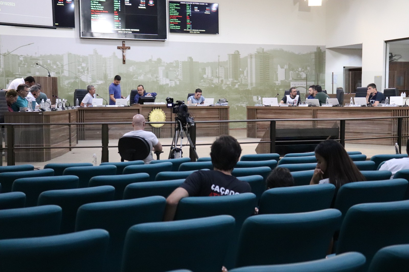 Imagem 1 da notícia: Vereadores prorrogam prazo para trabalhos da Comissão Especial de Estudo que revisa Regimento Interno