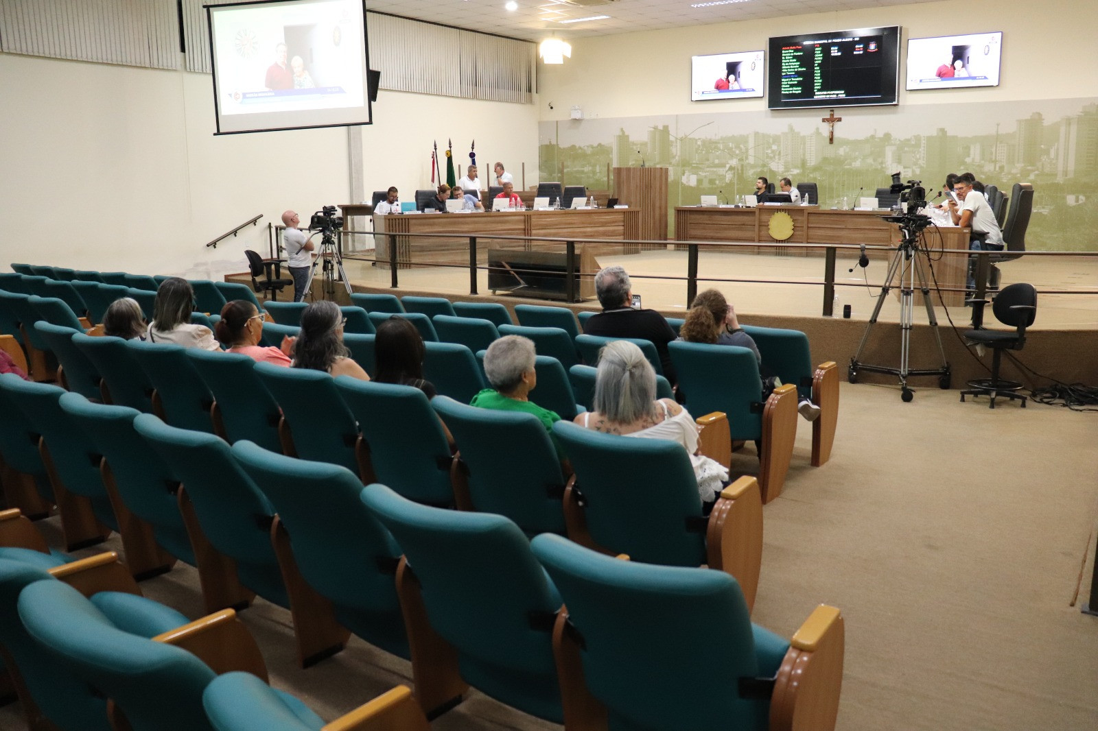 Imagem 1 da notícia: Vereadores aprovam PLs que viabilizam desconto pra quem tem dívida com a Prefeitura