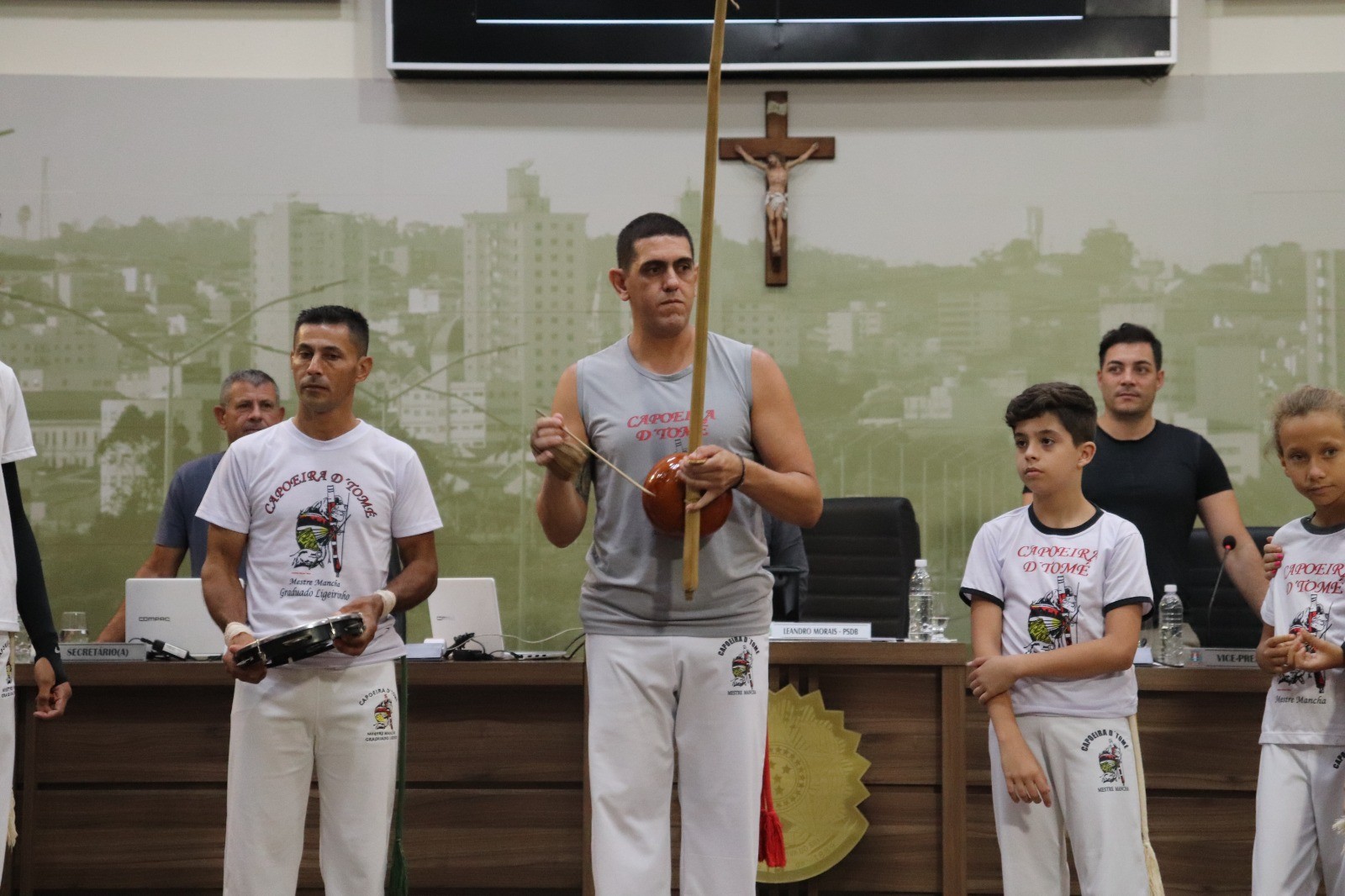 Imagem 2 da notícia: Grupo de capoeira é homenageado na Câmara