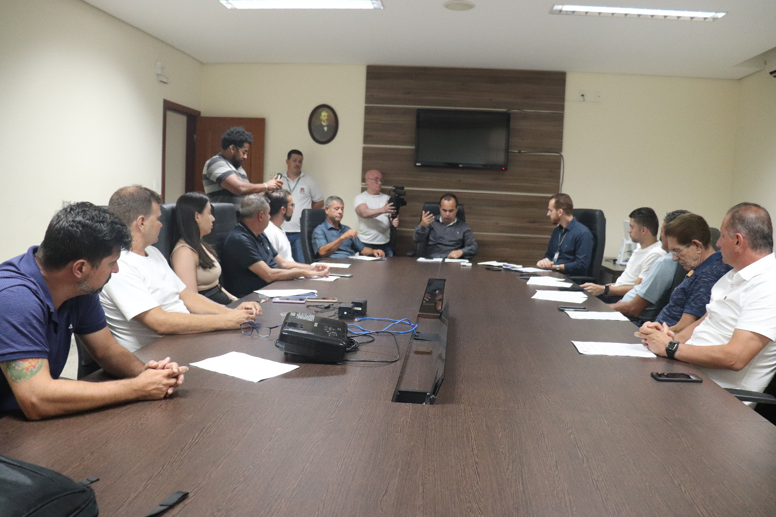 Imagem 1 da notícia: Presidente da Câmara realiza nova reunião para discutir a Política de Governança