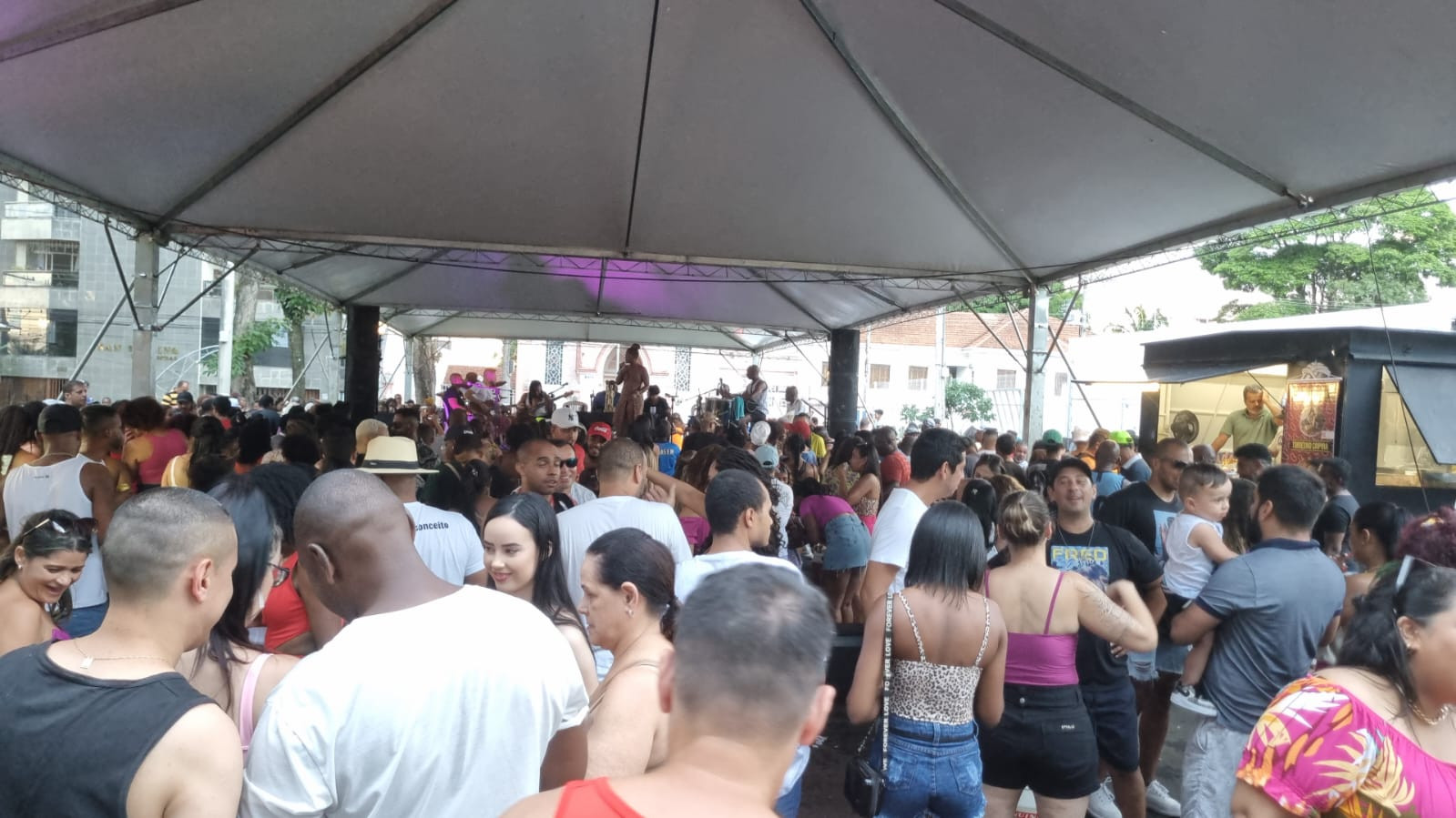 Imagem 3 da notícia: “Dia do Samba” em Pouso Alegre tem shows e vereador que propôs criação da data na cidade participa do evento
