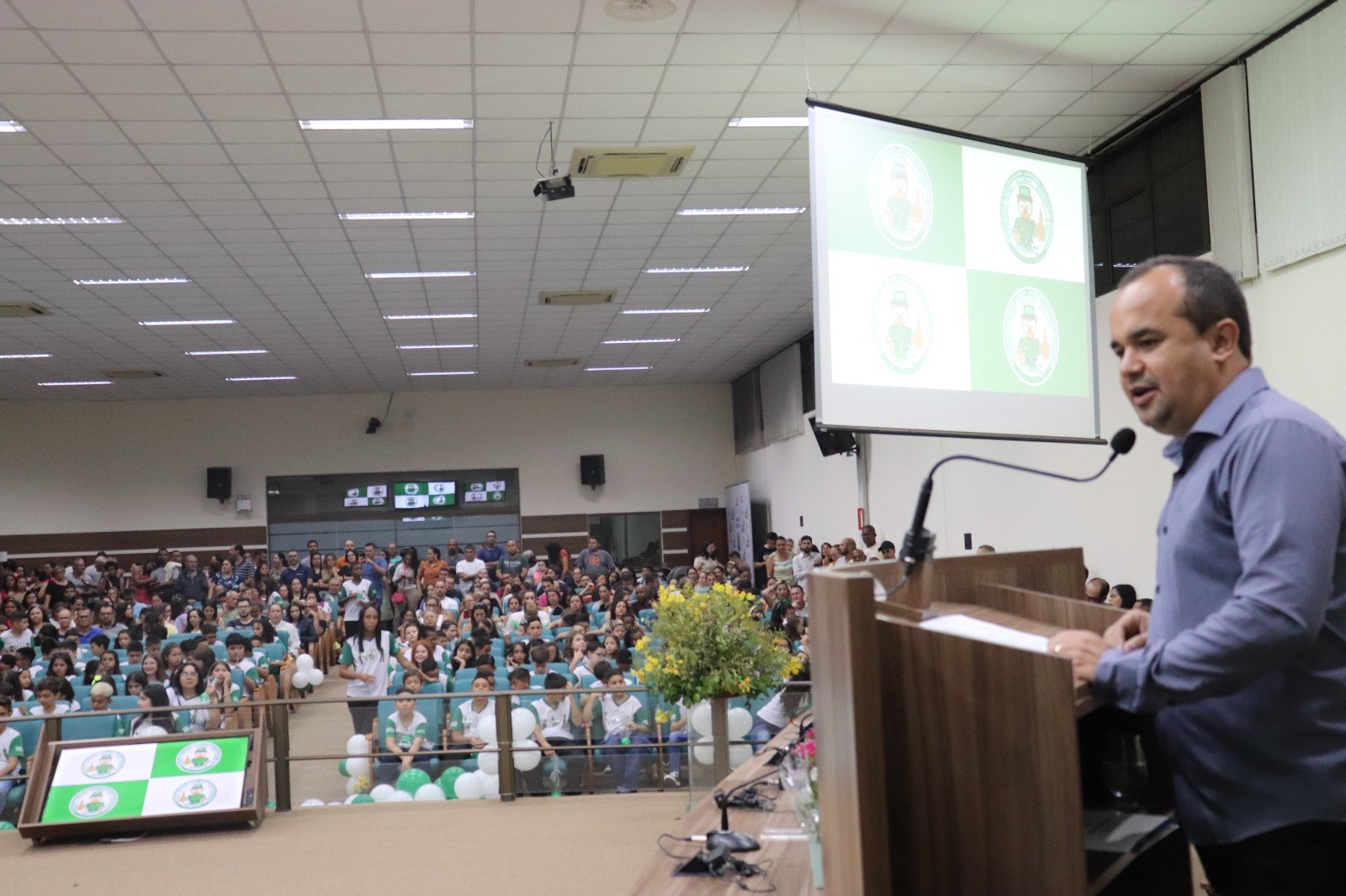 Imagem 6 da notícia: Presidente da Câmara de Vereadores é homenageado durante formatura do Progea da PM