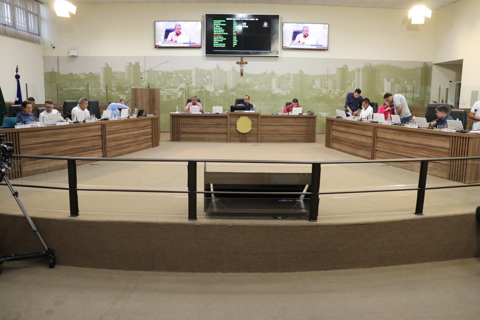 Imagem 2 da notícia: Em única votação, vereadores aprovam programa "Mais Alimentos na Mesa"