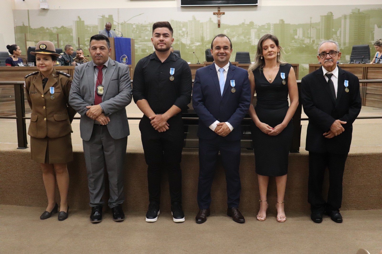 Imagem 1 da notícia: Presidente da Câmara recebe medalha "Embaixador da Paz"