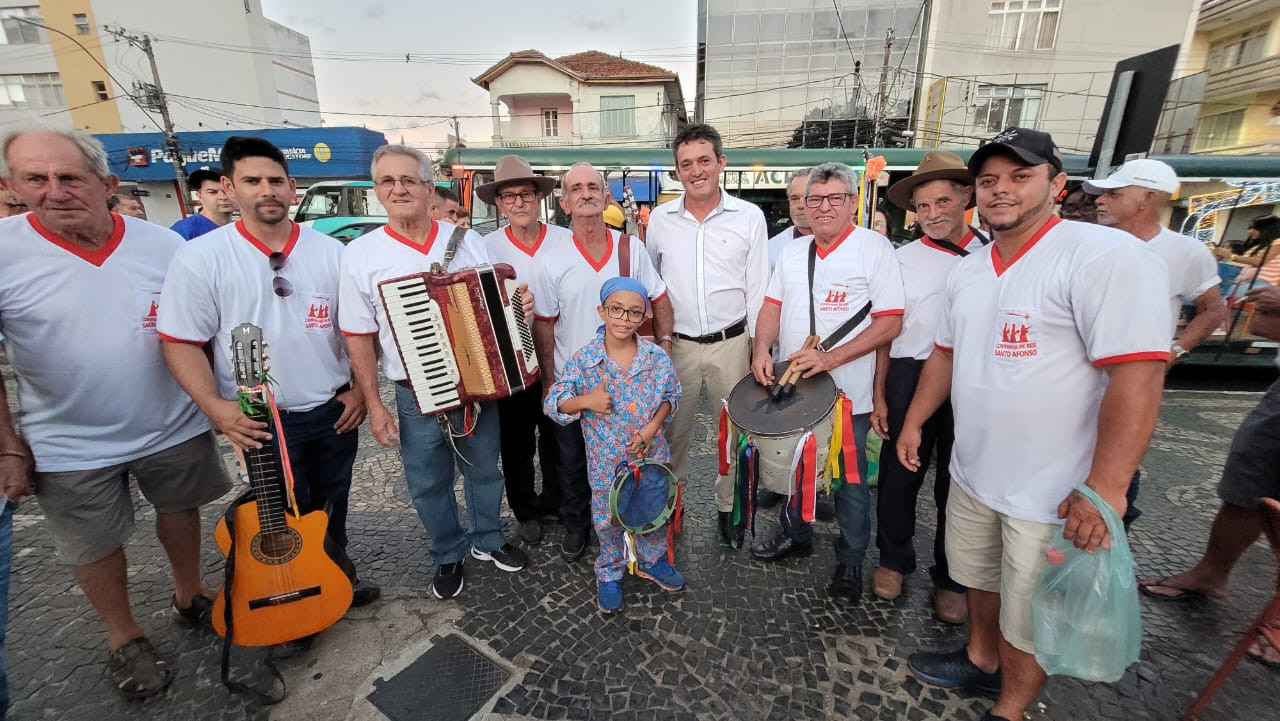 Imagem 1 da notícia: Vereador acompanha celebrações do Dia de Santos Reis na Praça Senador José Bento