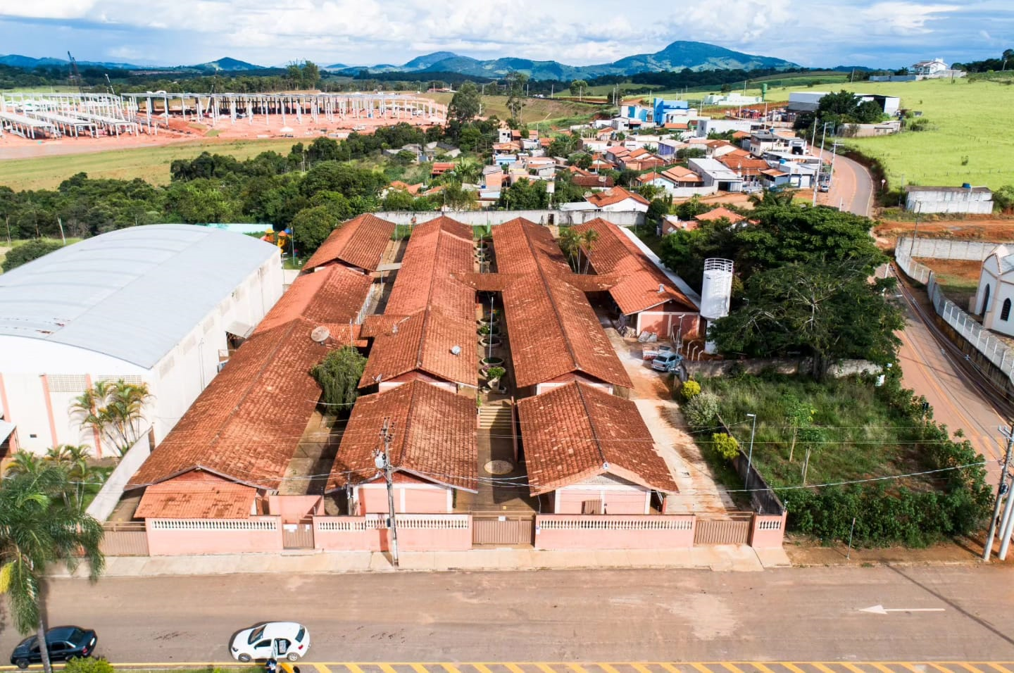Imagem 5 da notícia: Presidente da Câmara visita obras da Escola Municipal Professora Maria Barbosa