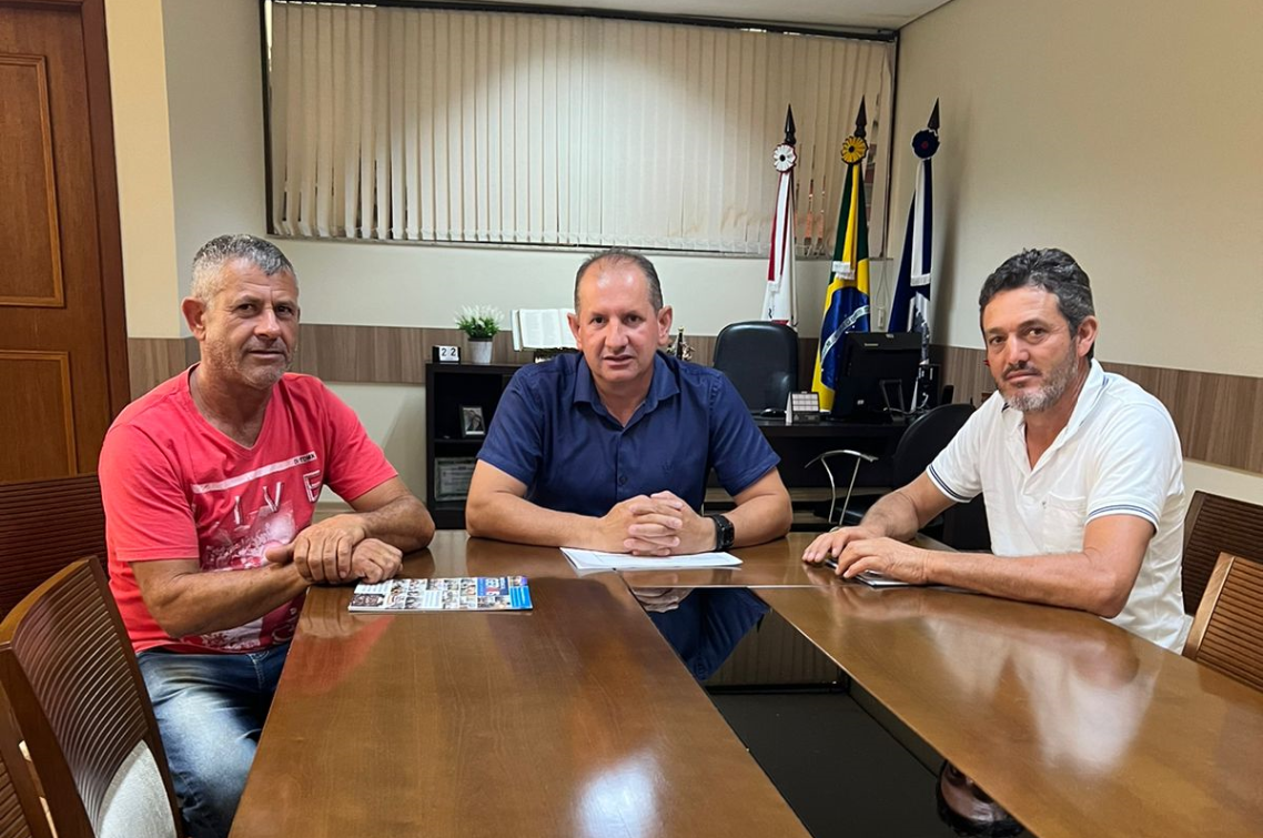 Imagem 2 da notícia: Presidente e vereadores se reúnem para debater trabalhos no Legislativo
