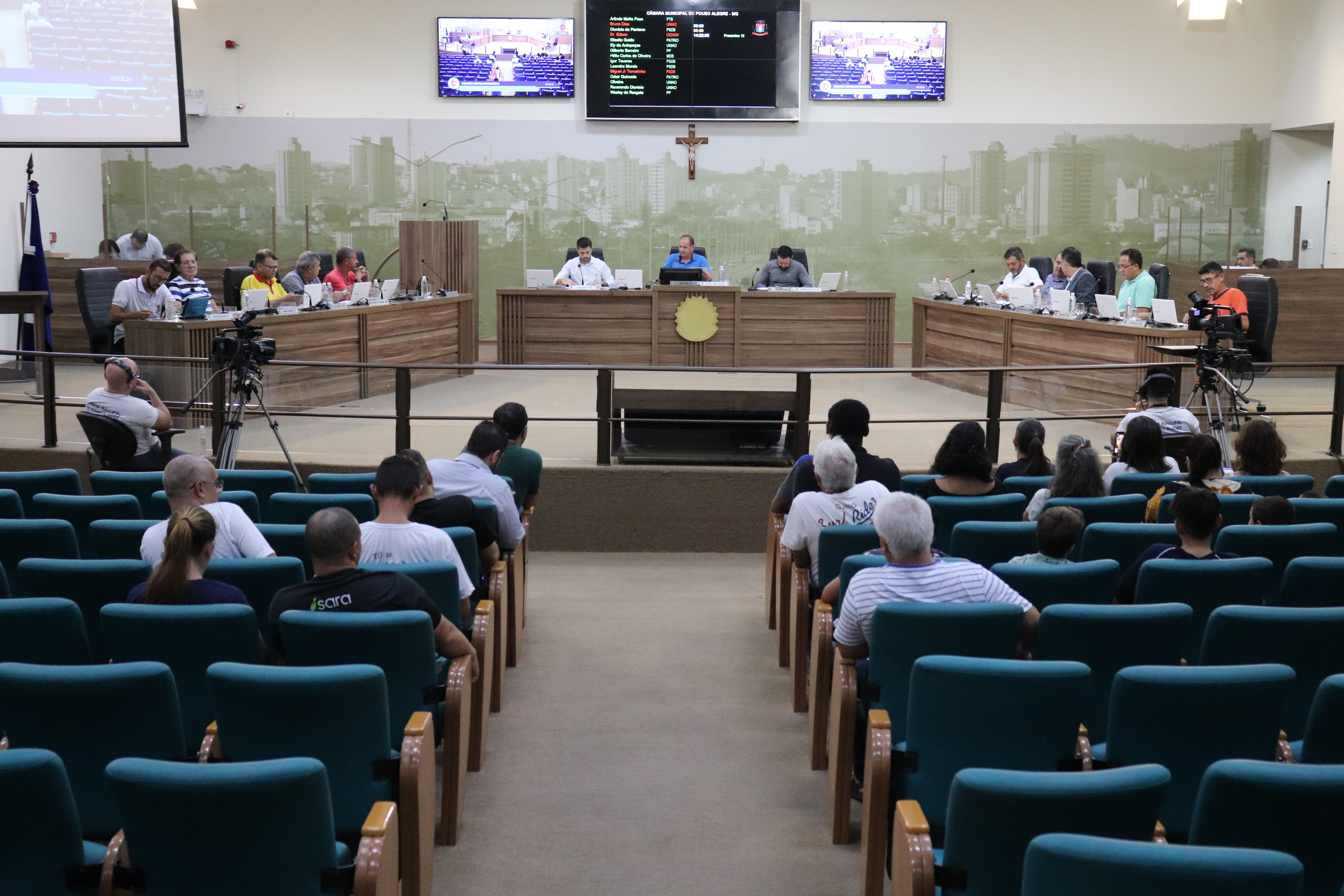 Imagem 1 da notícia: Com intenção de fortalecer ações à população, vereadores aprovam criação de superintendências em Pouso Alegre