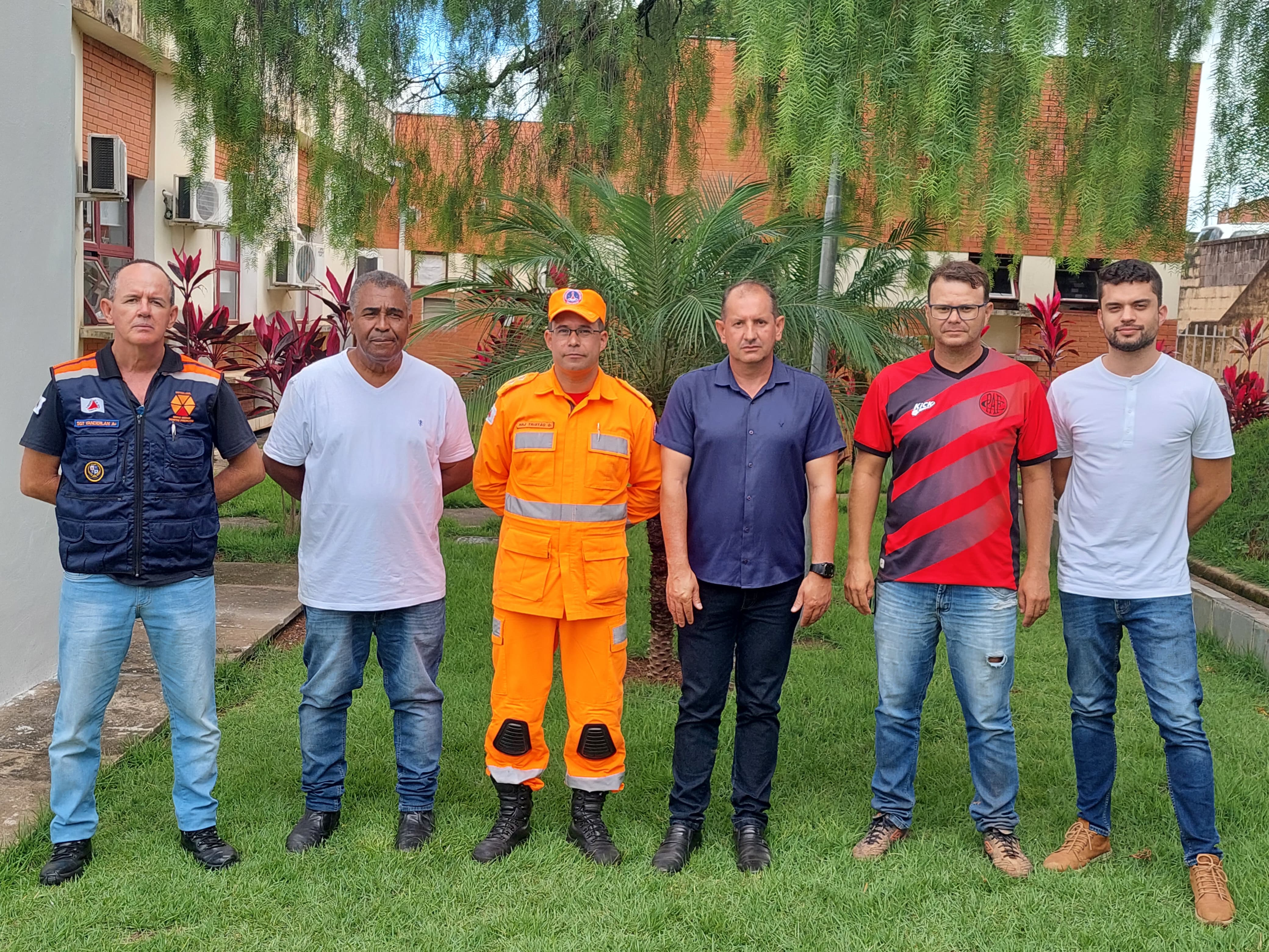 Imagem 3 da notícia: Vereadores acompanham coletiva de imprensa da Prefeitura sobre temporal que atingiu Pouso Alegre