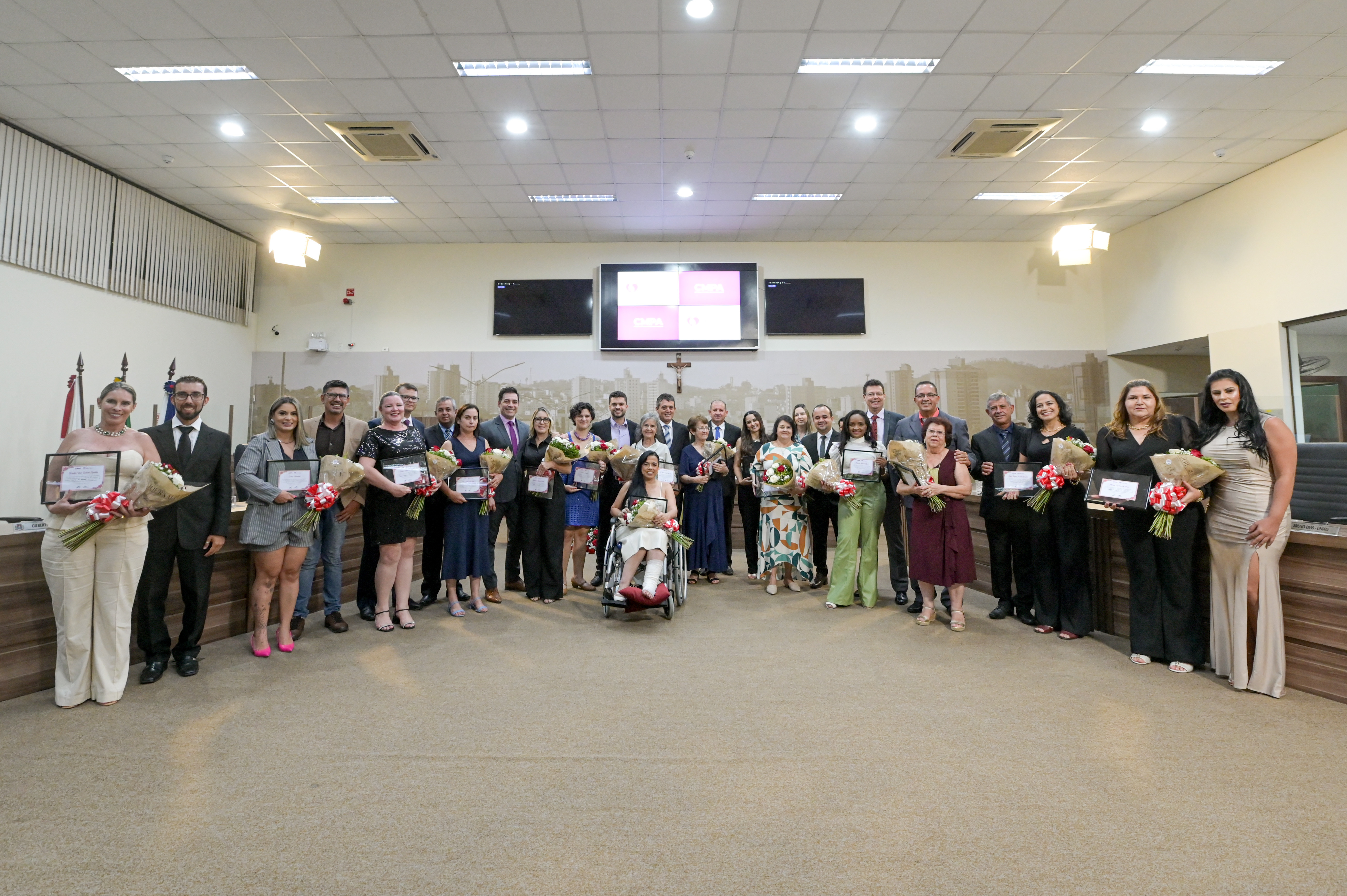 Imagem 1 da notícia: Câmara de Vereadores entrega título de Mulher Cidadã