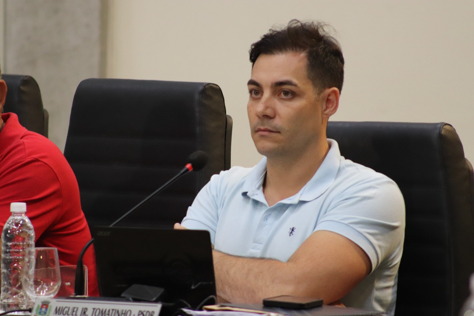 Imagem 1 da notícia: Em segundo turno: Após indicação de vereador, Executivo encaminha à Câmara PL que amplia carga horária dos Bioquímicos com aumento proporcional nos seus vencimentos