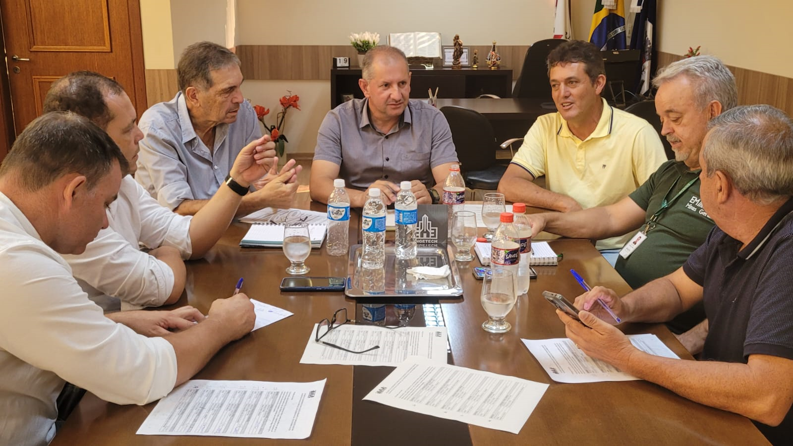 Imagem 1 da notícia: Câmara recebe reunião sobre 2ª edição da coleta itinerante de embalagens vazias de defensivos