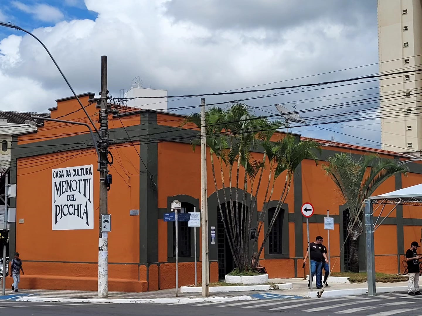 Imagem 3 da notícia: Vereadores acompanham inauguração da Casa do Artesanato