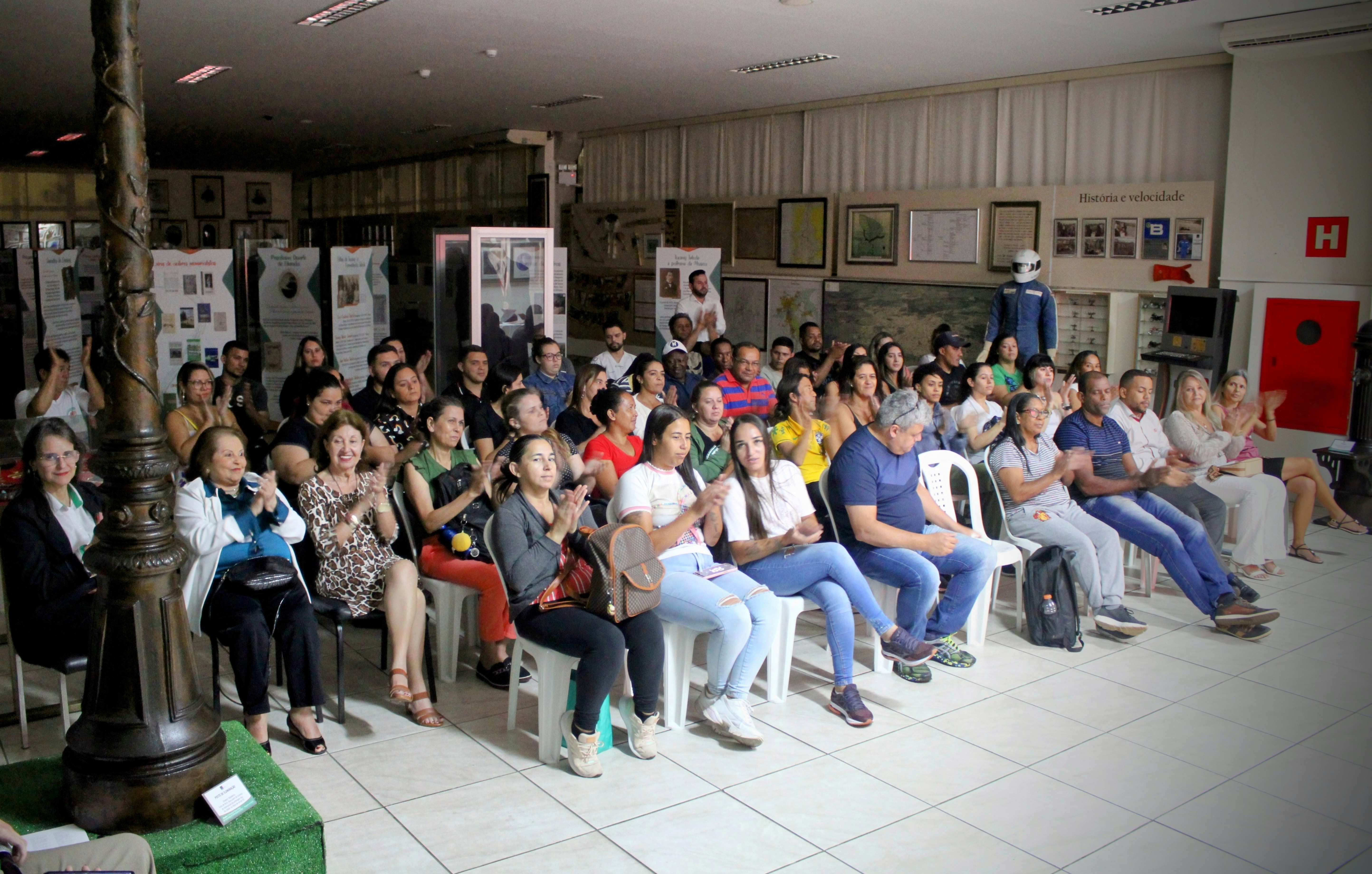 Imagem 1 da notícia: Recital Encontros Poéticos emociona dezenas de visitantes do Museu