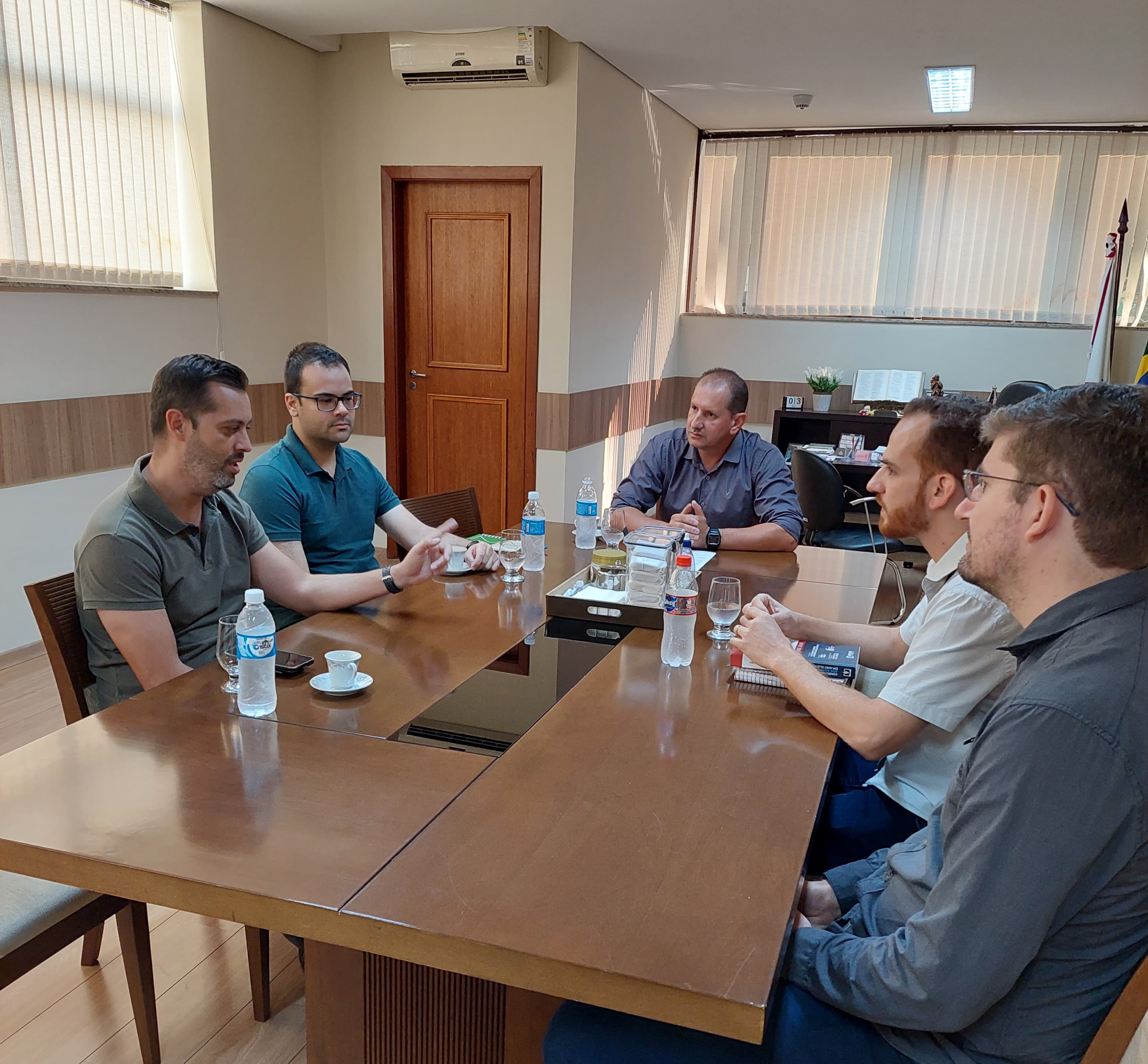 Imagem 2 da notícia: Presidente da Câmara recebe representantes do Ministério Público de Minas Gerais