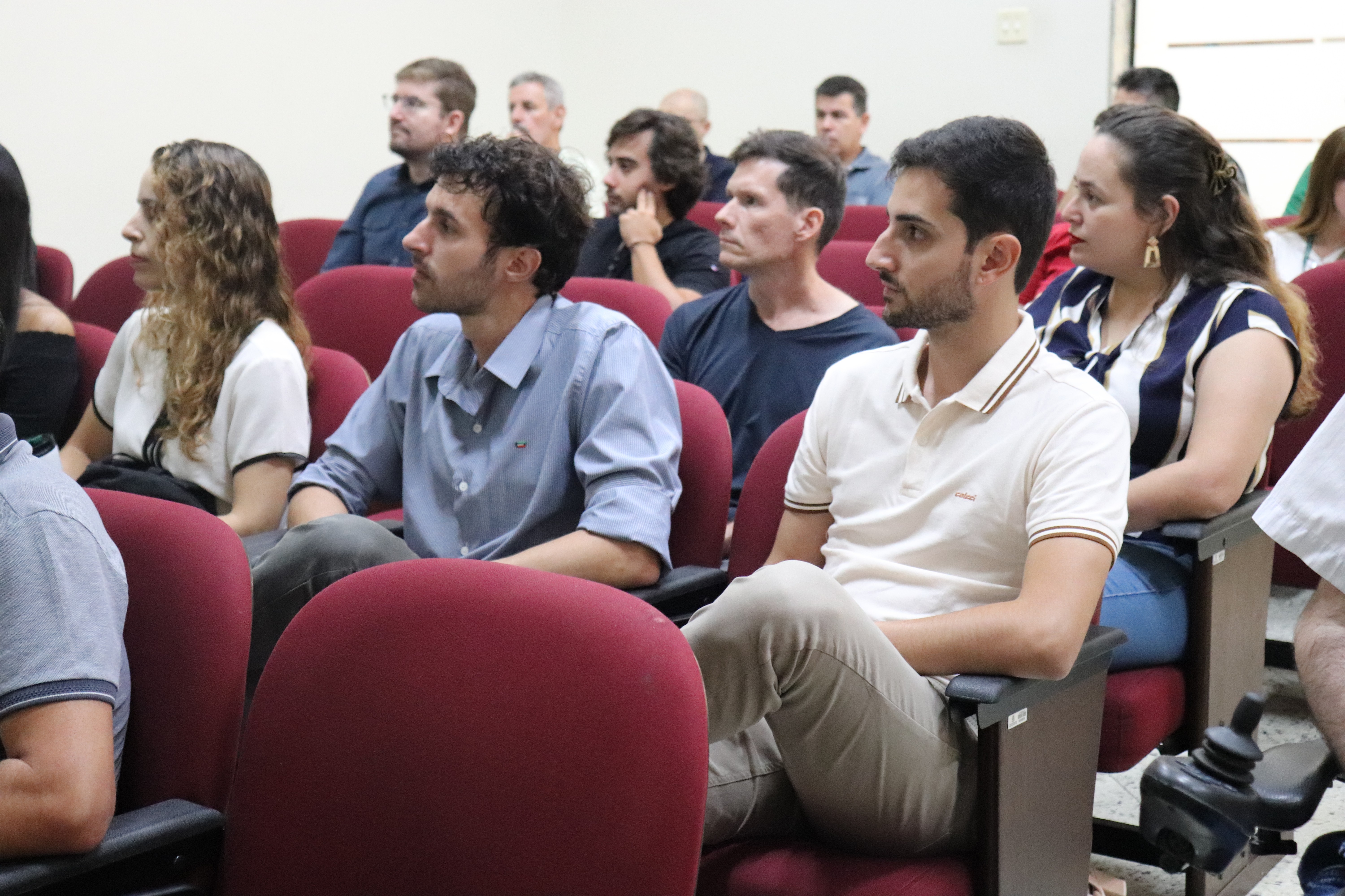 Imagem 1 da notícia: Novos servidores efetivos são recepcionados na Câmara