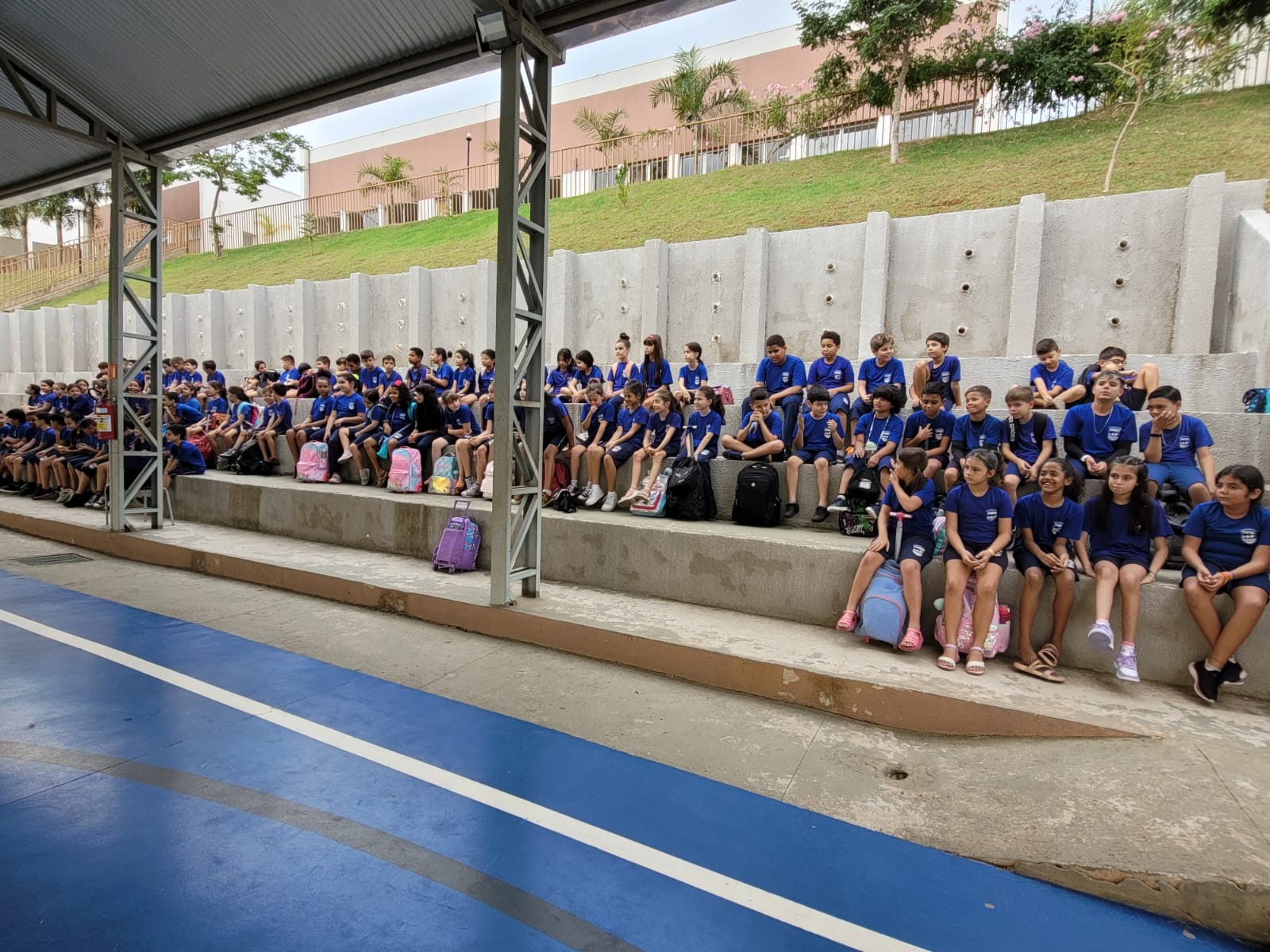 Imagem 5 da notícia: Alunos do Centro Educacional Reis Magos recebem a Cartilha de Atividades da Constituição em Miúdos