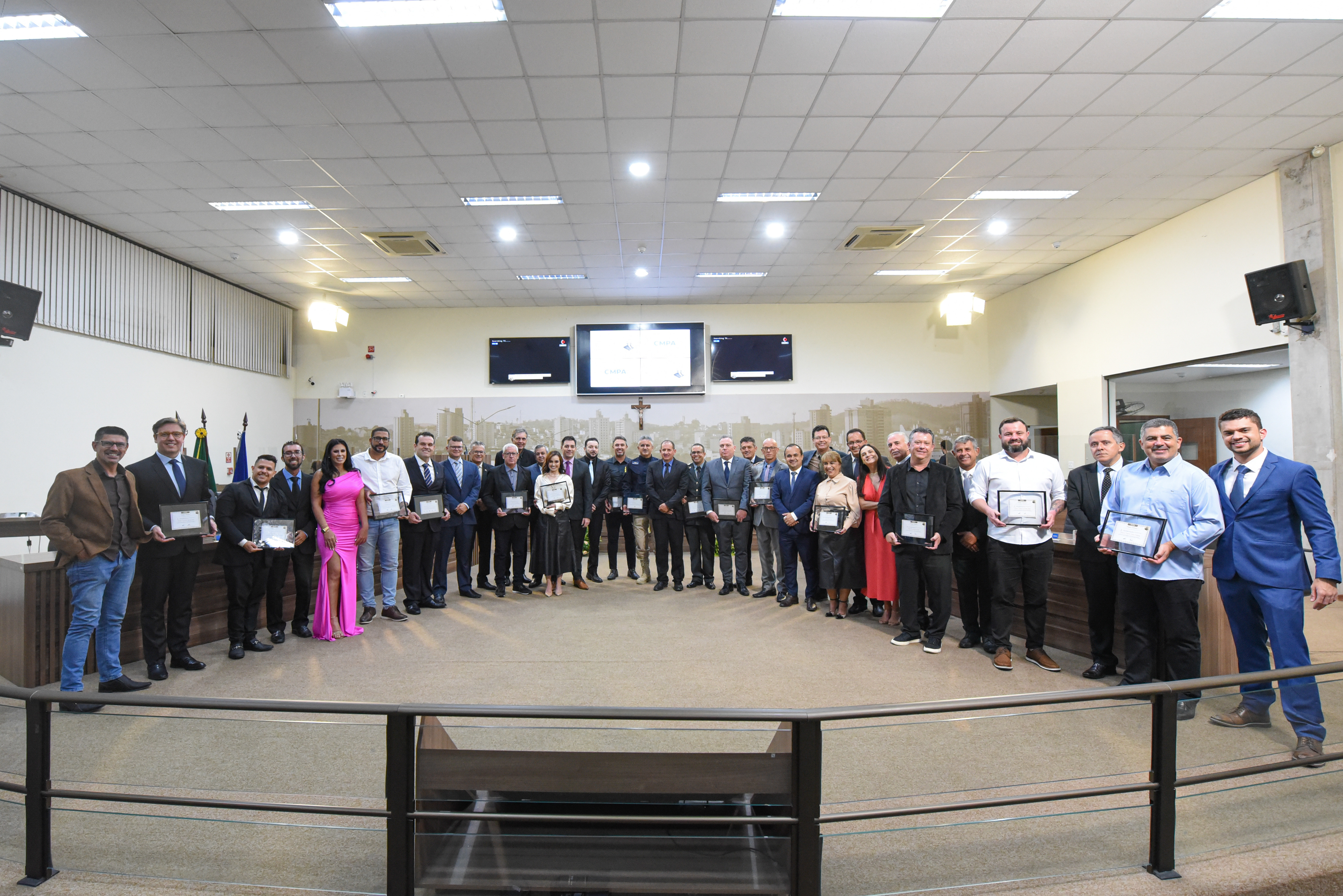 Imagem 1 da notícia: 17 personalidades são agraciadas com a Insígnia Tiradentes pela Câmara de Pouso Alegre