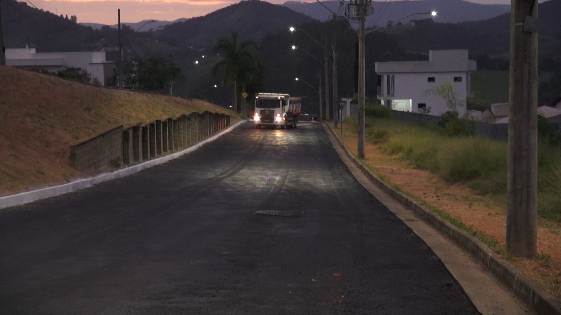 Imagem 4 da notícia: Avenida do Ibirá recebe recapeamento asfáltico após Indicação de vereador
