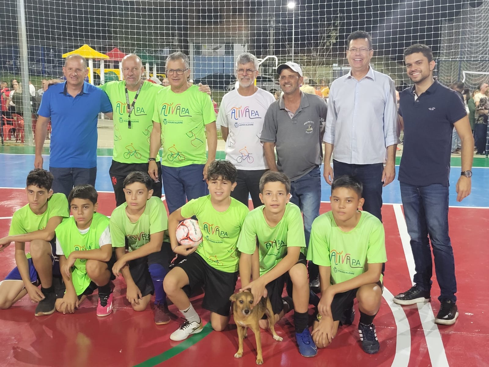 Imagem 5 da notícia: Vereadores participam da entrega de complexo esportivo no Cidade Vergani